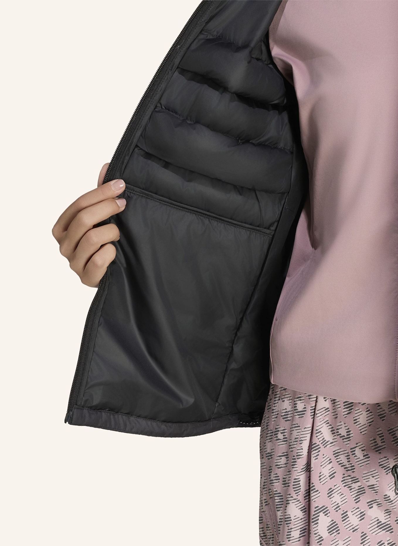 adidas TERREX TERREX MULTI CLIMAWARM KAPUZENJACKE, ISOLIERT: SCHWARZ
