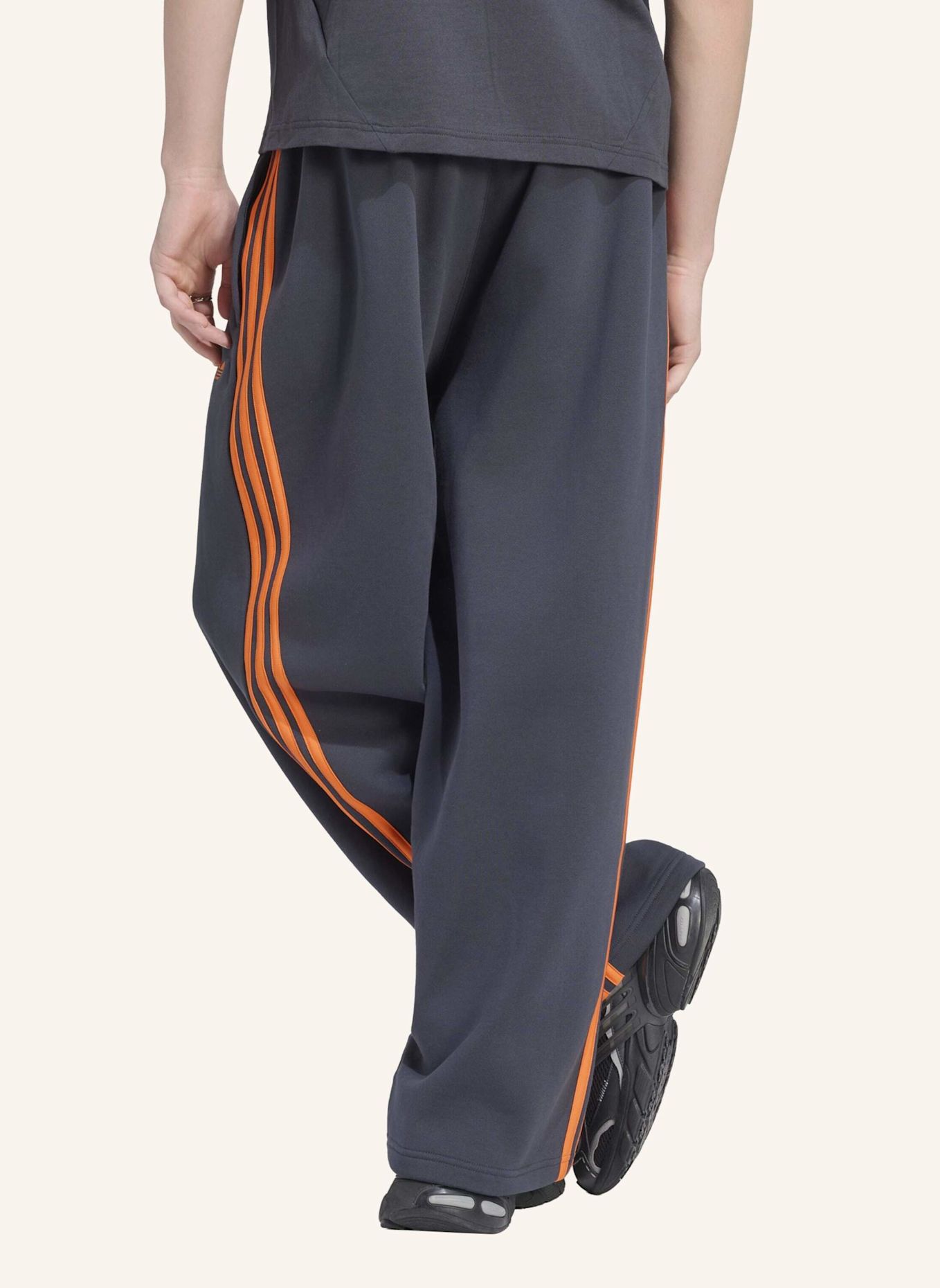 adidas Originals ADICOLOR JOGGINGHOSE, BAGGY: GRAU