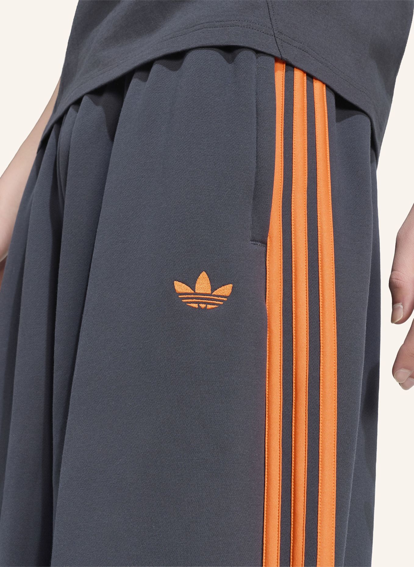 adidas Originals ADICOLOR JOGGINGHOSE, BAGGY: GRAU