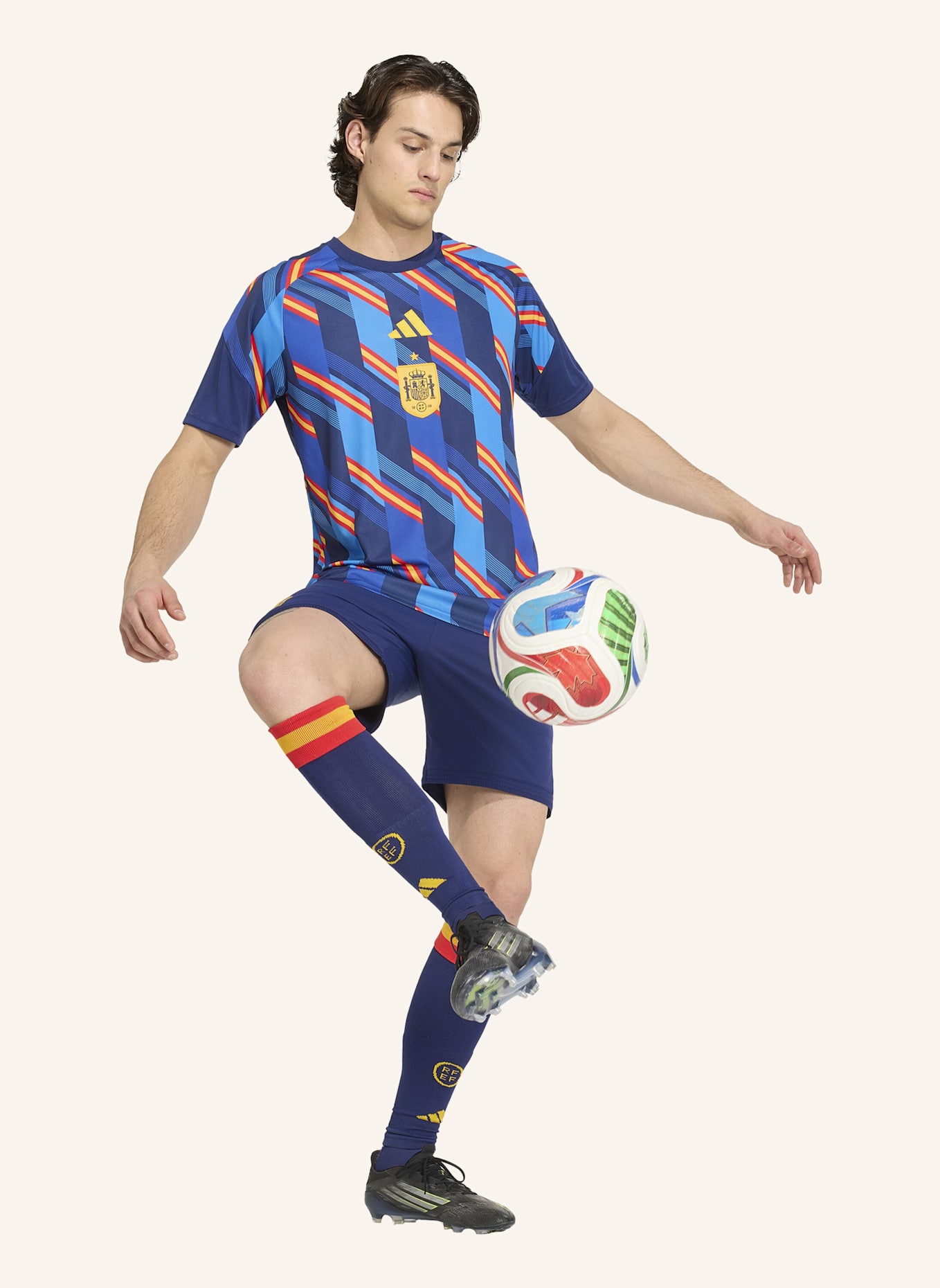 adidas SPANIEN 26 PRE-MATCH HEIMTRIKOT: BLAU