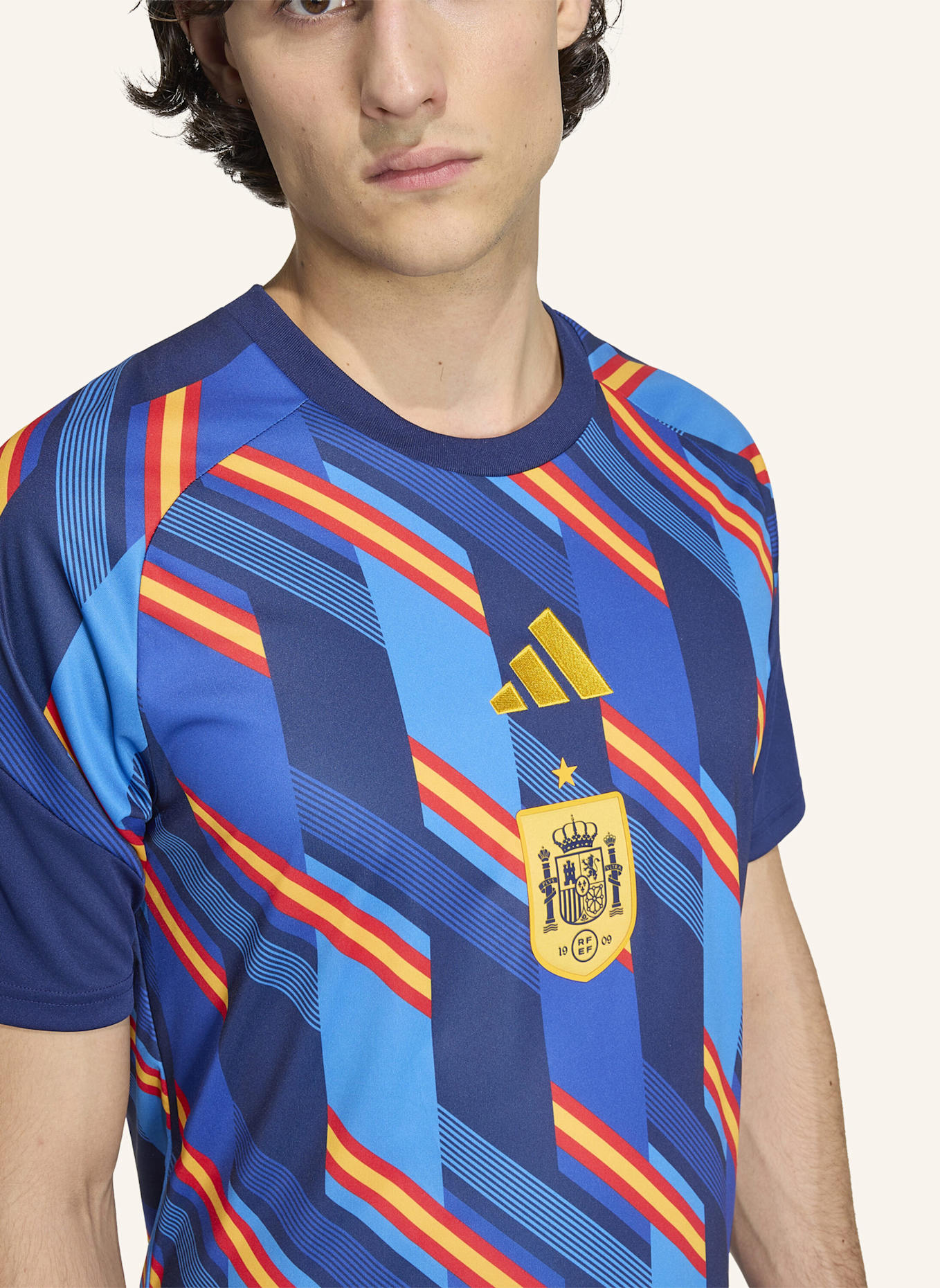 adidas SPANIEN 26 PRE-MATCH HEIMTRIKOT: BLAU