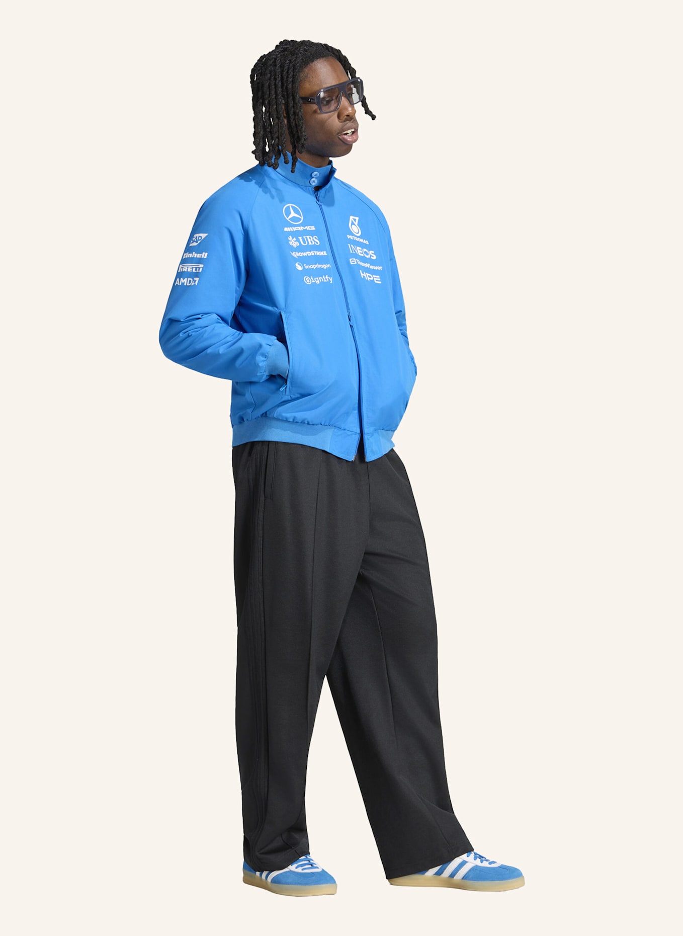 adidas MERCEDES-AMG PETRONAS FORMULA 1 TEAM BLUE WONDER DRIVER HARRINGTON JACKE: BLAU