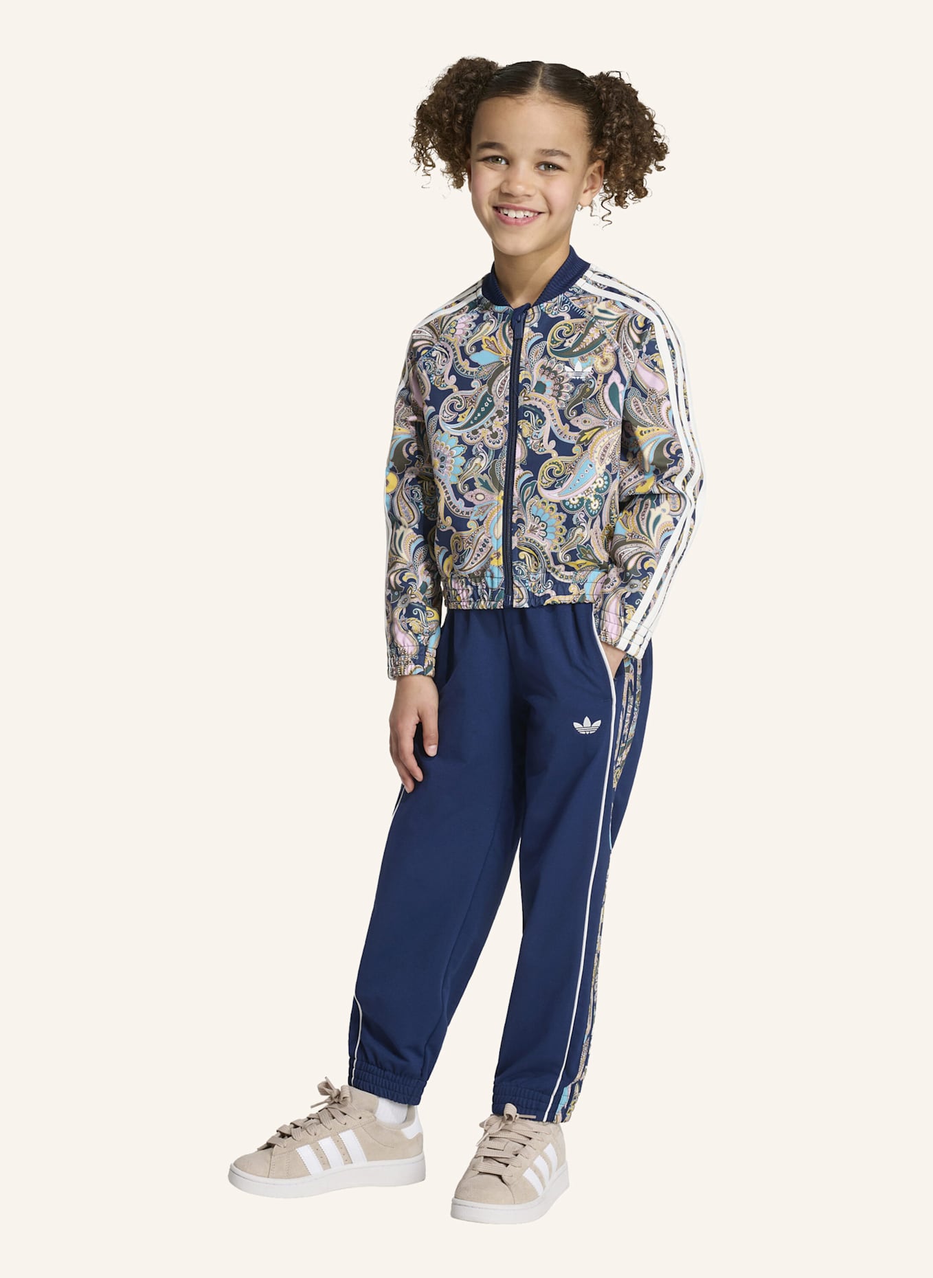 adidas Originals SST TRAININGSANZUG, LOCKER, KÜRZER GESCHNITTEN: BLAU