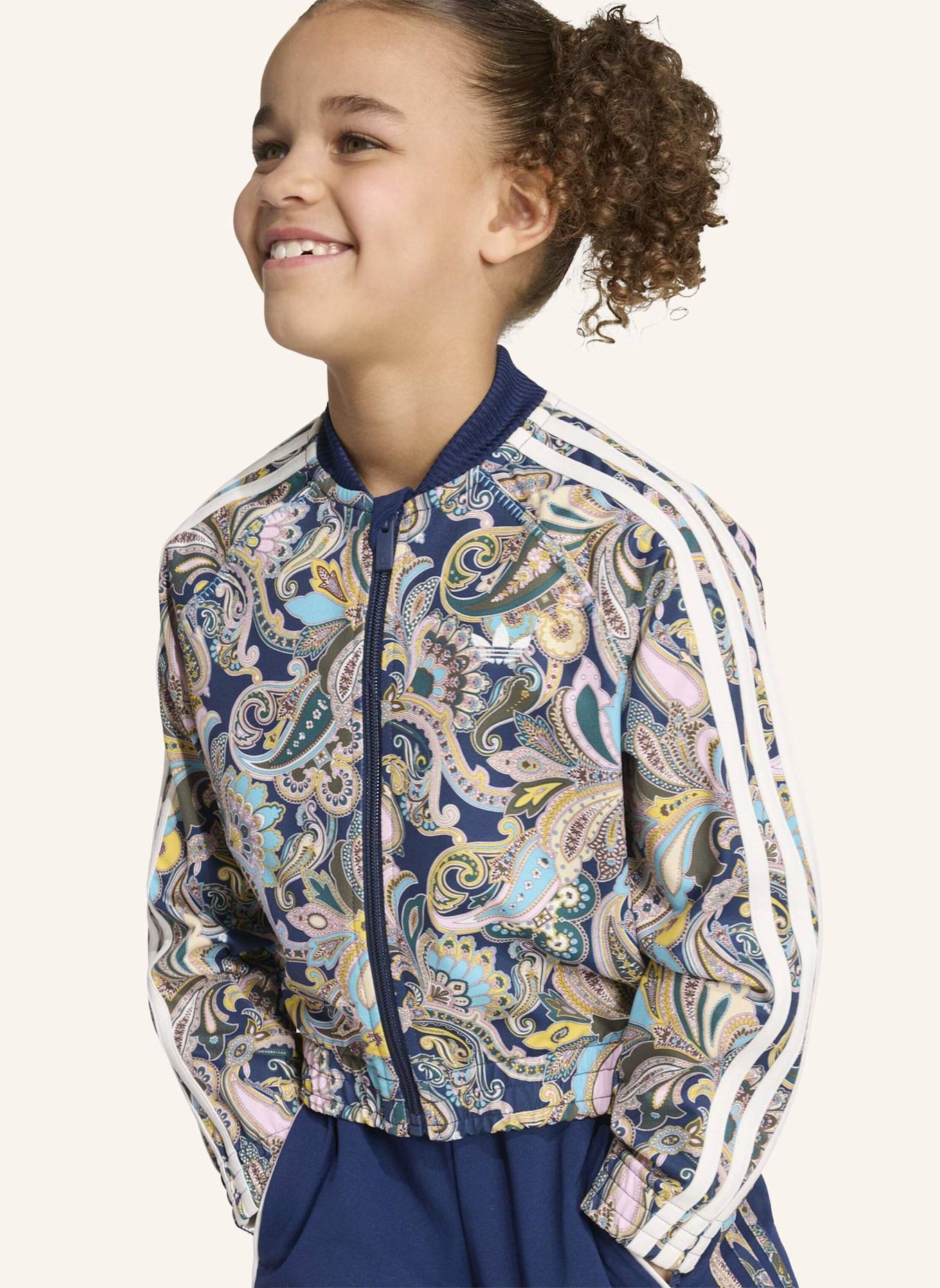 adidas Originals SST TRAININGSANZUG, LOCKER, KÜRZER GESCHNITTEN: BLAU