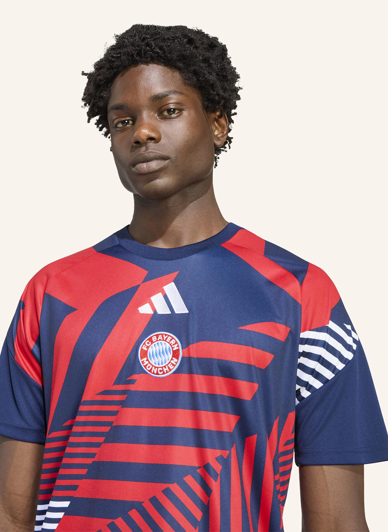adidas FC BAYERN MÜNCHEN 26/27 PRE-MATCH SHIRT: BLAU/ ROT
