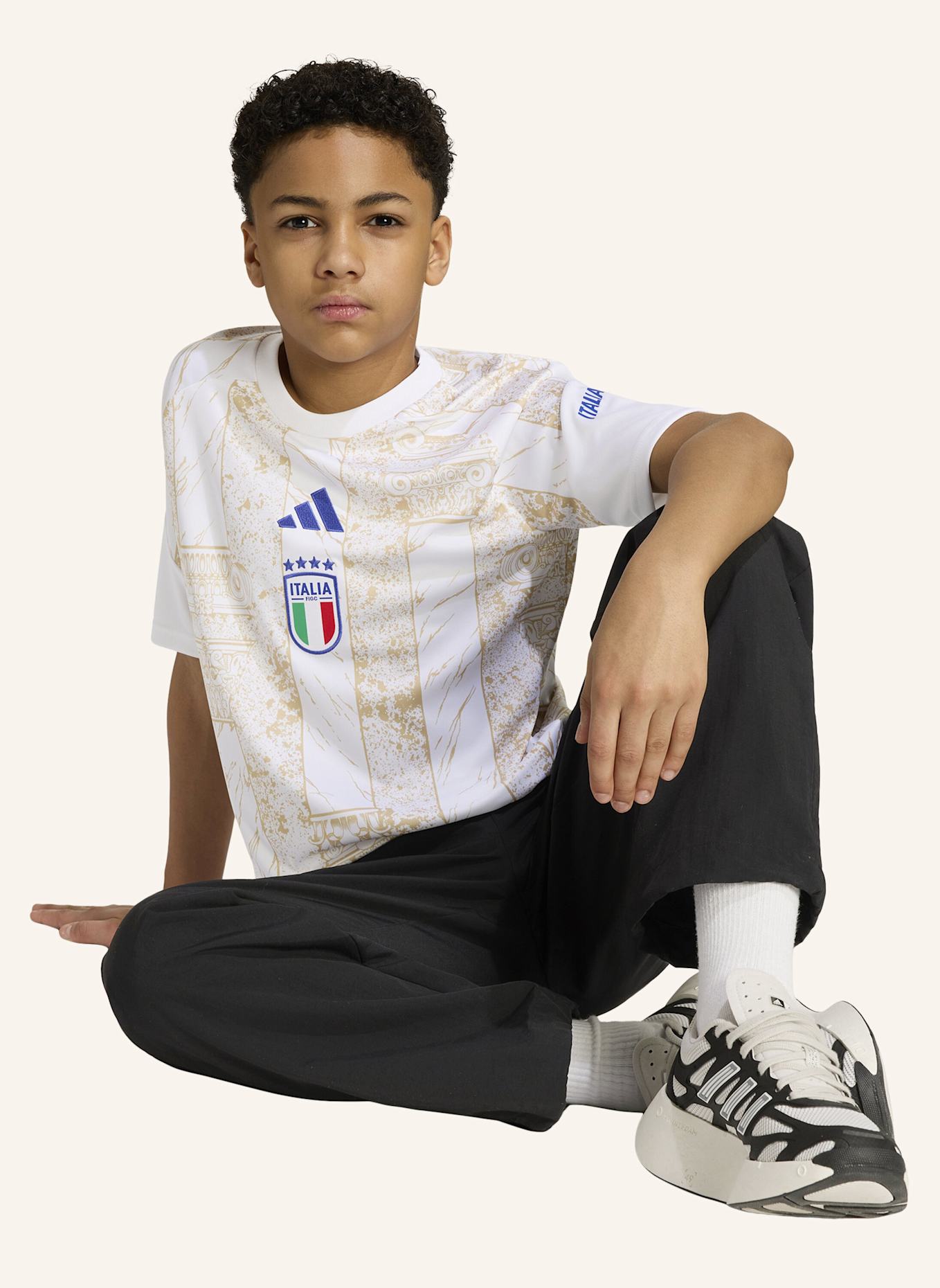adidas ITALIEN 26 KIDS PRE-MATCH HEIMTRIKOT: WEISS/ BEIGE