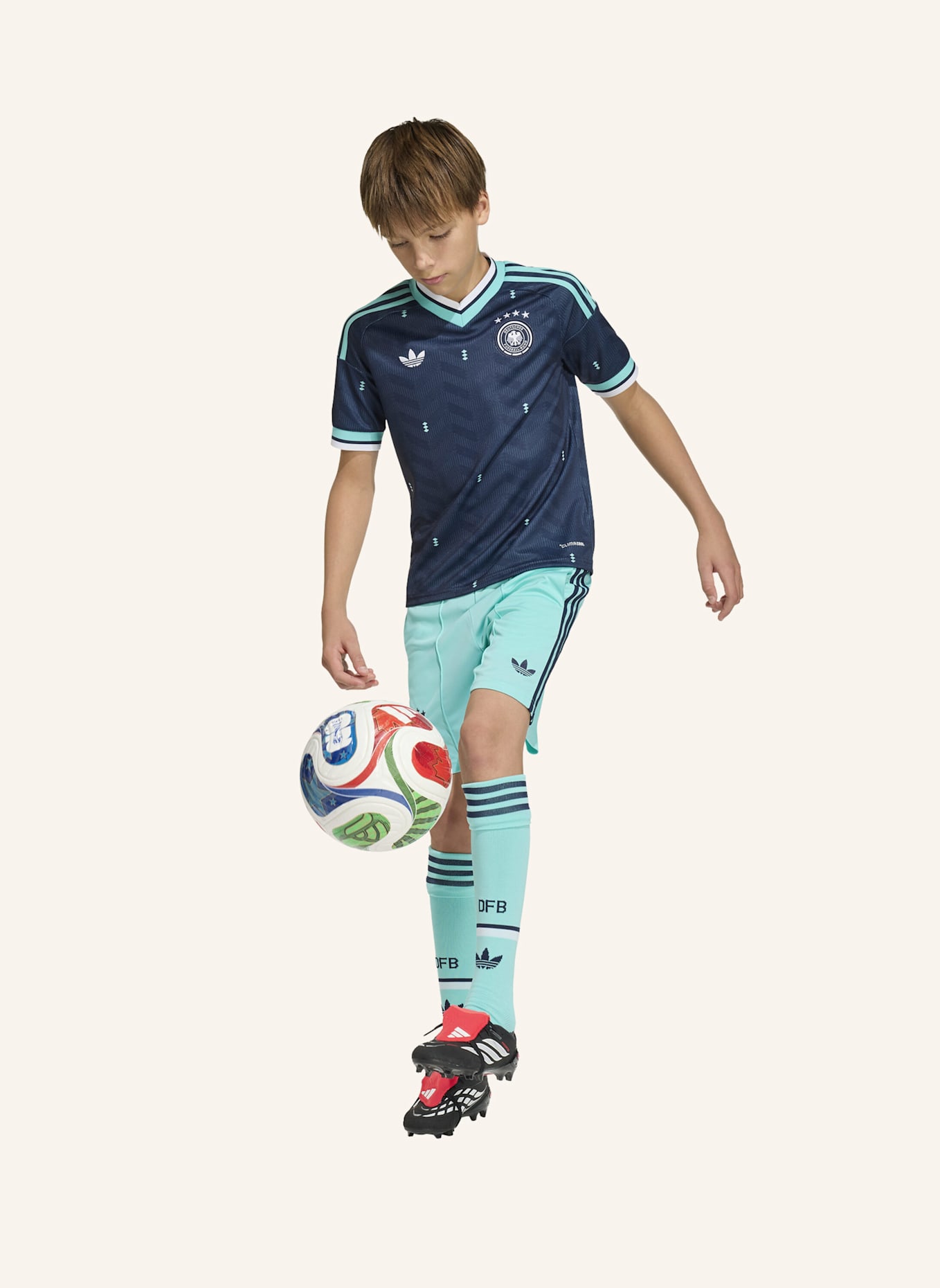 adidas DEUTSCHLAND 26 KIDS AUSWÄRTSSHORTS: GRÜN