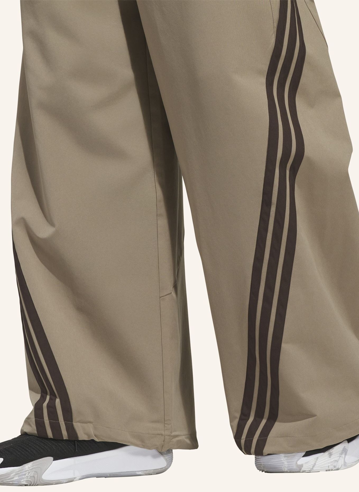 adidas ADIDAS BASKETBALLHOSE, GEWEBT: KHAKI