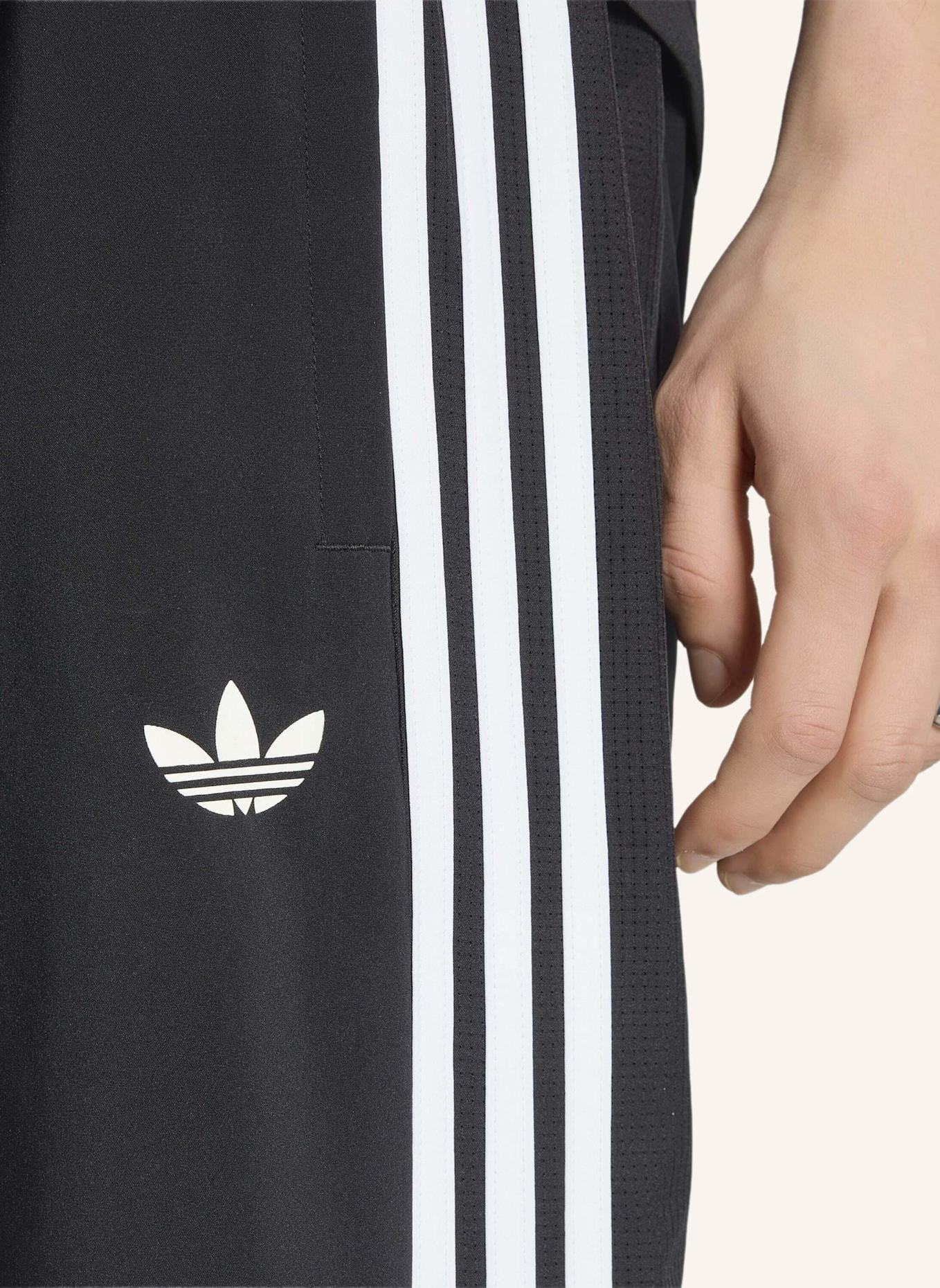 adidas Originals TEAMGEIST 26 TRAININGSHOSE: SCHWARZ/ WEISS