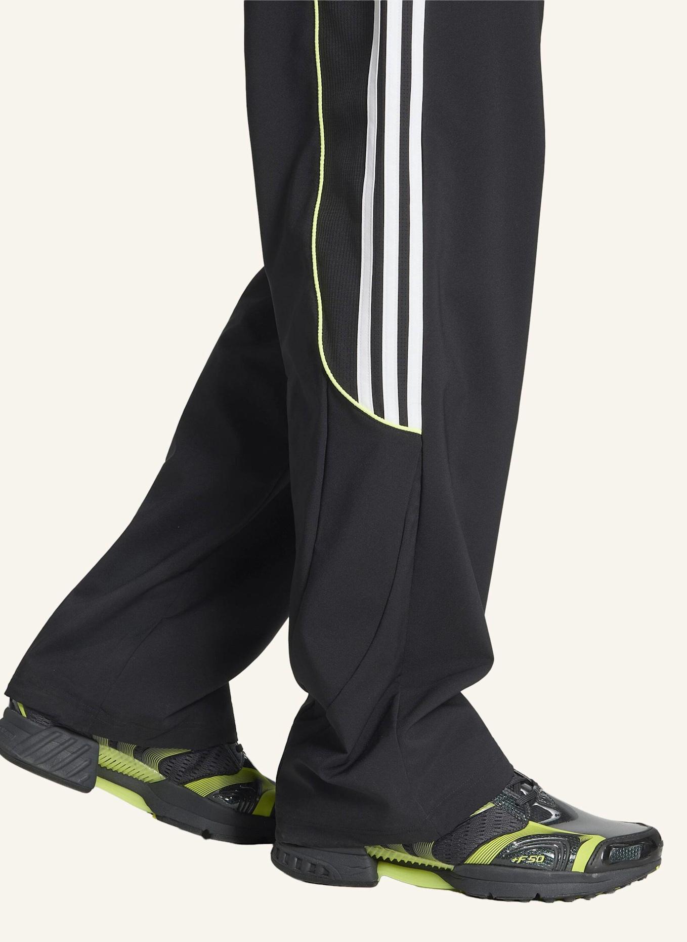 adidas Originals TEAMGEIST 26 TRAININGSHOSE: SCHWARZ/ WEISS