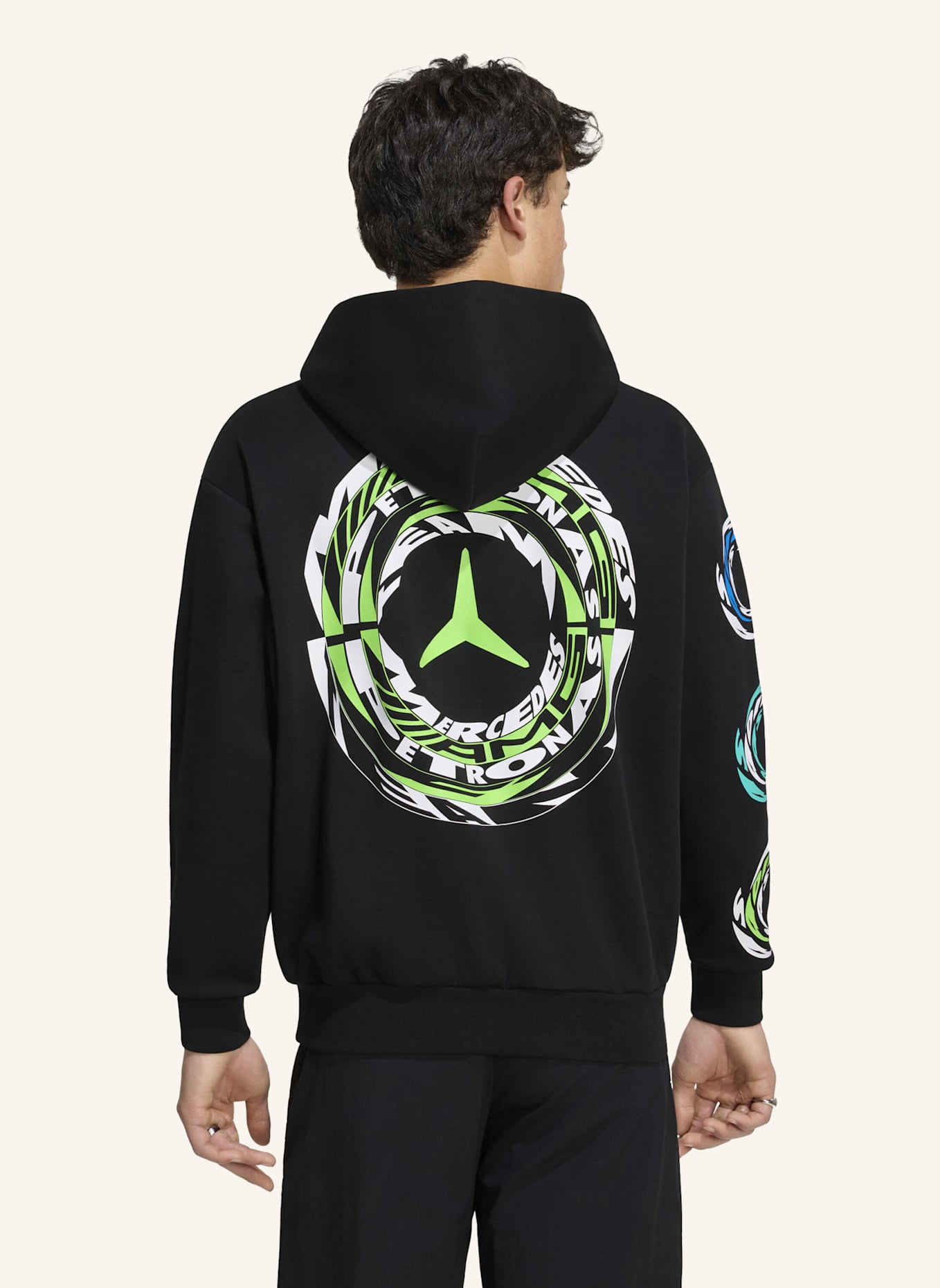 adidas MERCEDES AMG PETRONAS FORMULA 1 TEAM LIGHTS ON HOODIE: SCHWARZ