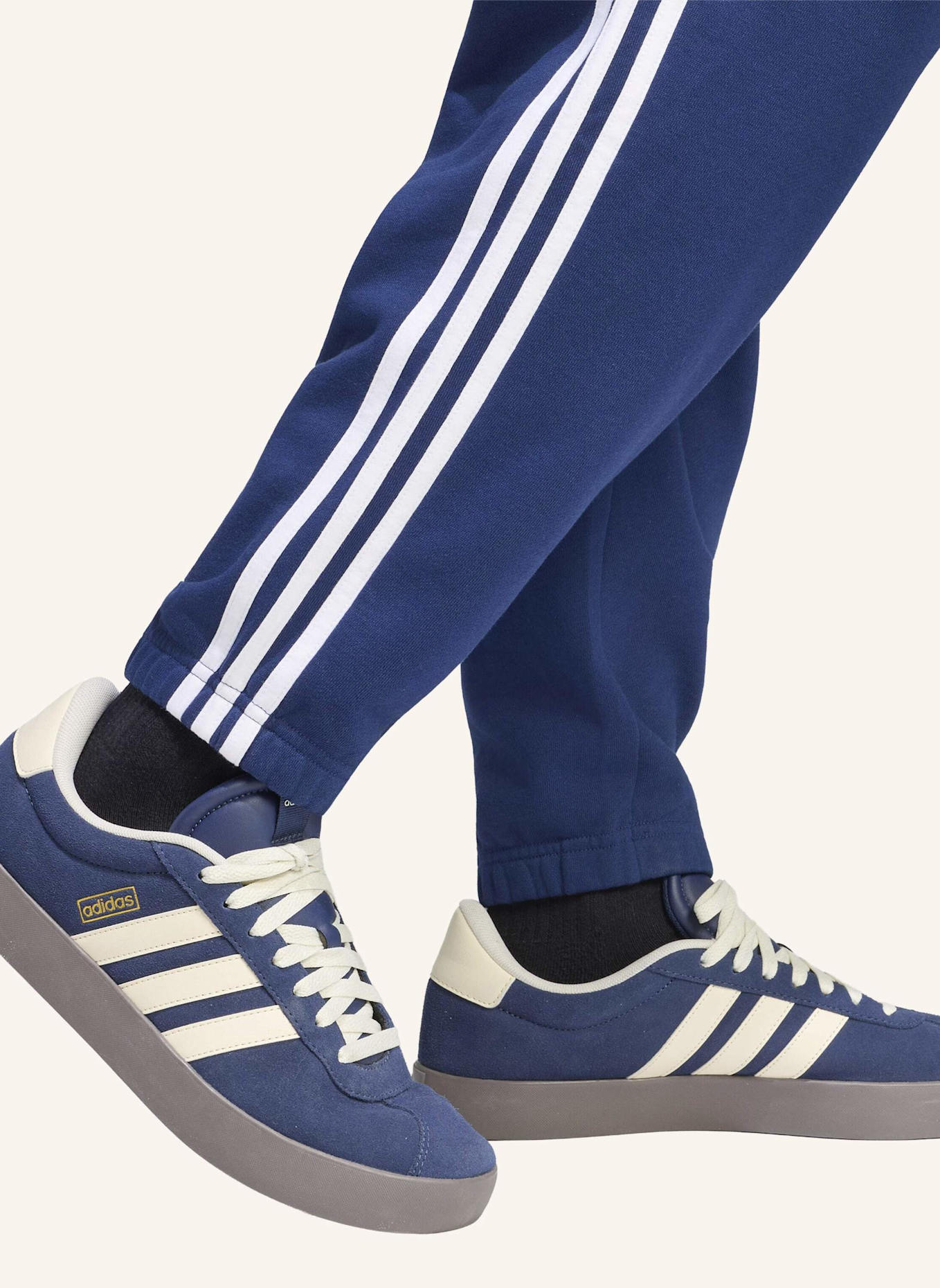 adidas ESSENTIALS 3-STREIFEN HOSE, FRENCH TERRY, SCHMAL ZULAUFEND, BÜNDCHEN: WEISS