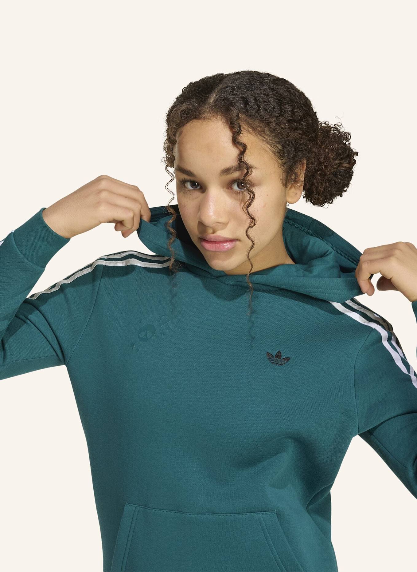 adidas Originals GRAFIK-HOODIE, LOCKER GESCHNITTEN: GRÜN/ WEISS
