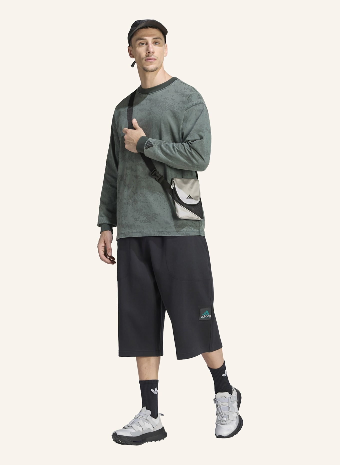 adidas Originals ADIDAS EQUIPMENT T-SHIRT: SCHWARZ