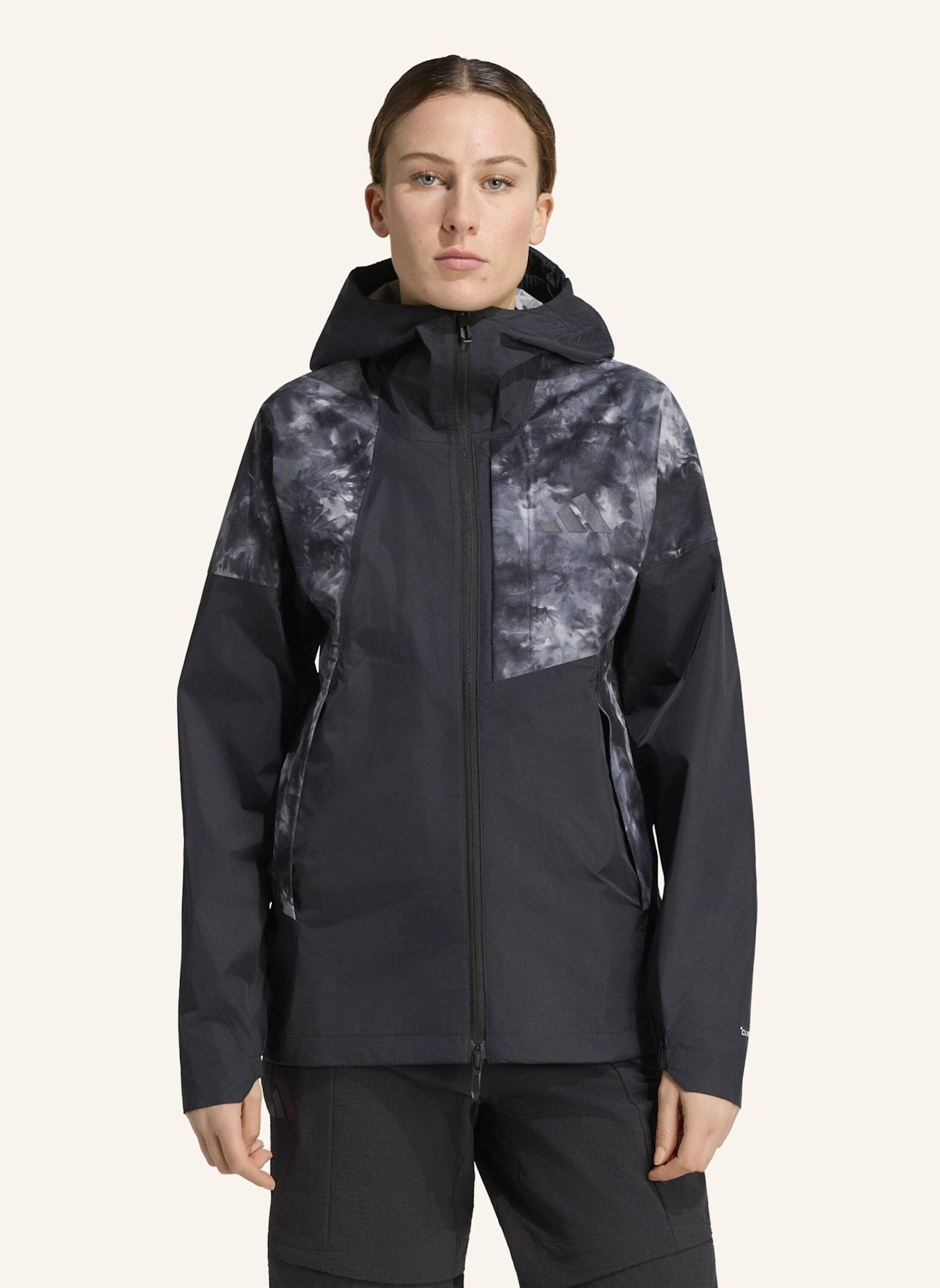 adidas TERREX TERREX XPERIOR 2.5-LAGEN-HYBRID-JACKE, PRIMEKNIT, SPRÜHFÄRBUNG, CLIMAPROOF-BESCHICHTUNG: SCHWARZ