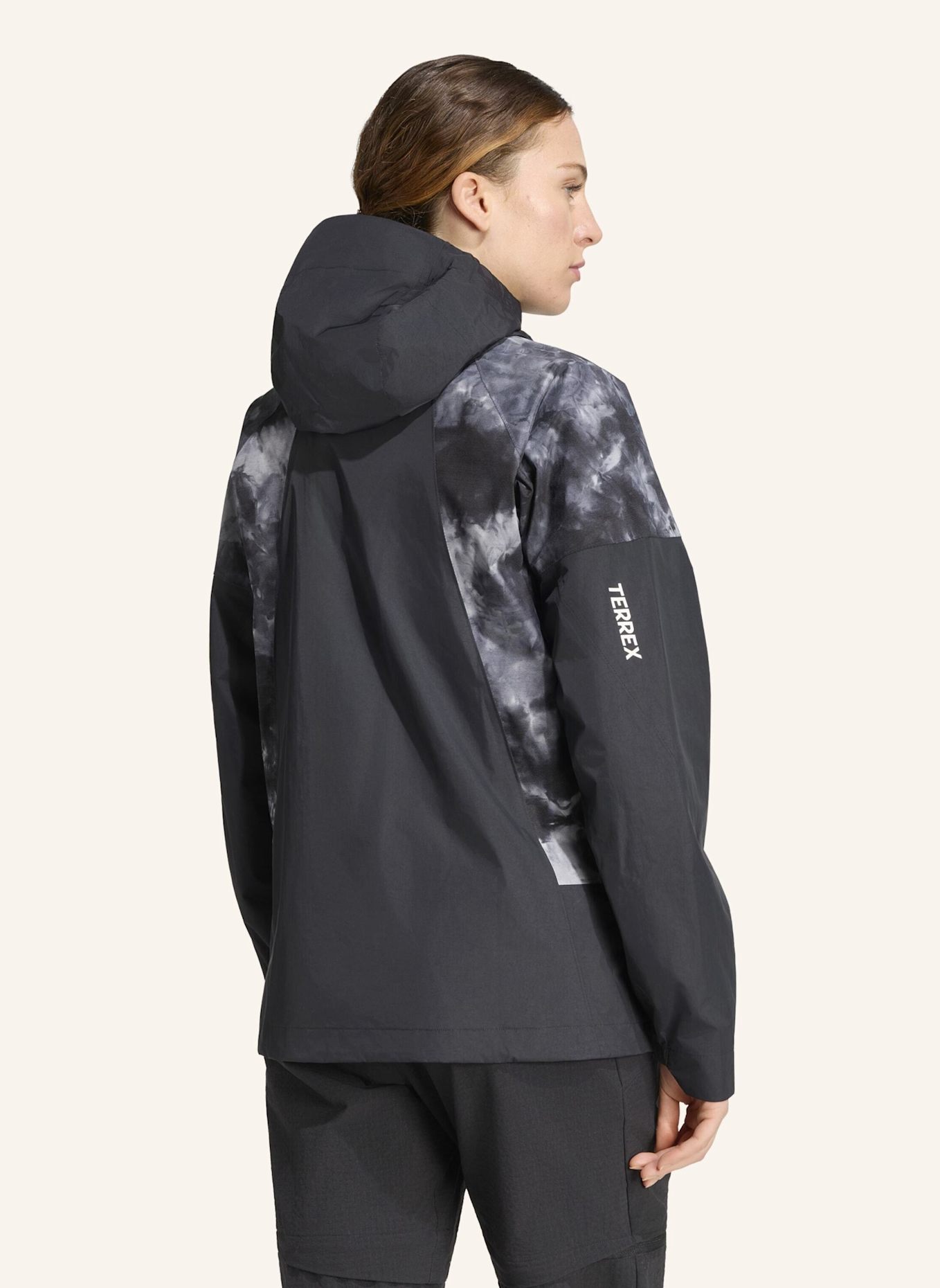 adidas TERREX TERREX XPERIOR 2.5-LAGEN-HYBRID-JACKE, PRIMEKNIT, SPRÜHFÄRBUNG, CLIMAPROOF-BESCHICHTUNG: SCHWARZ