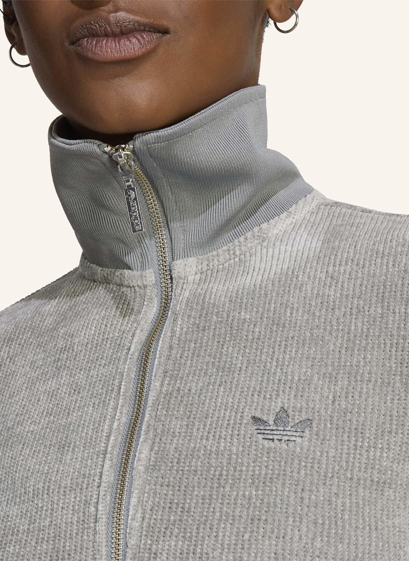 adidas Originals PREM ESS CHENILLE CARDIGAN, REISSVERSCHLUSS: GRAU