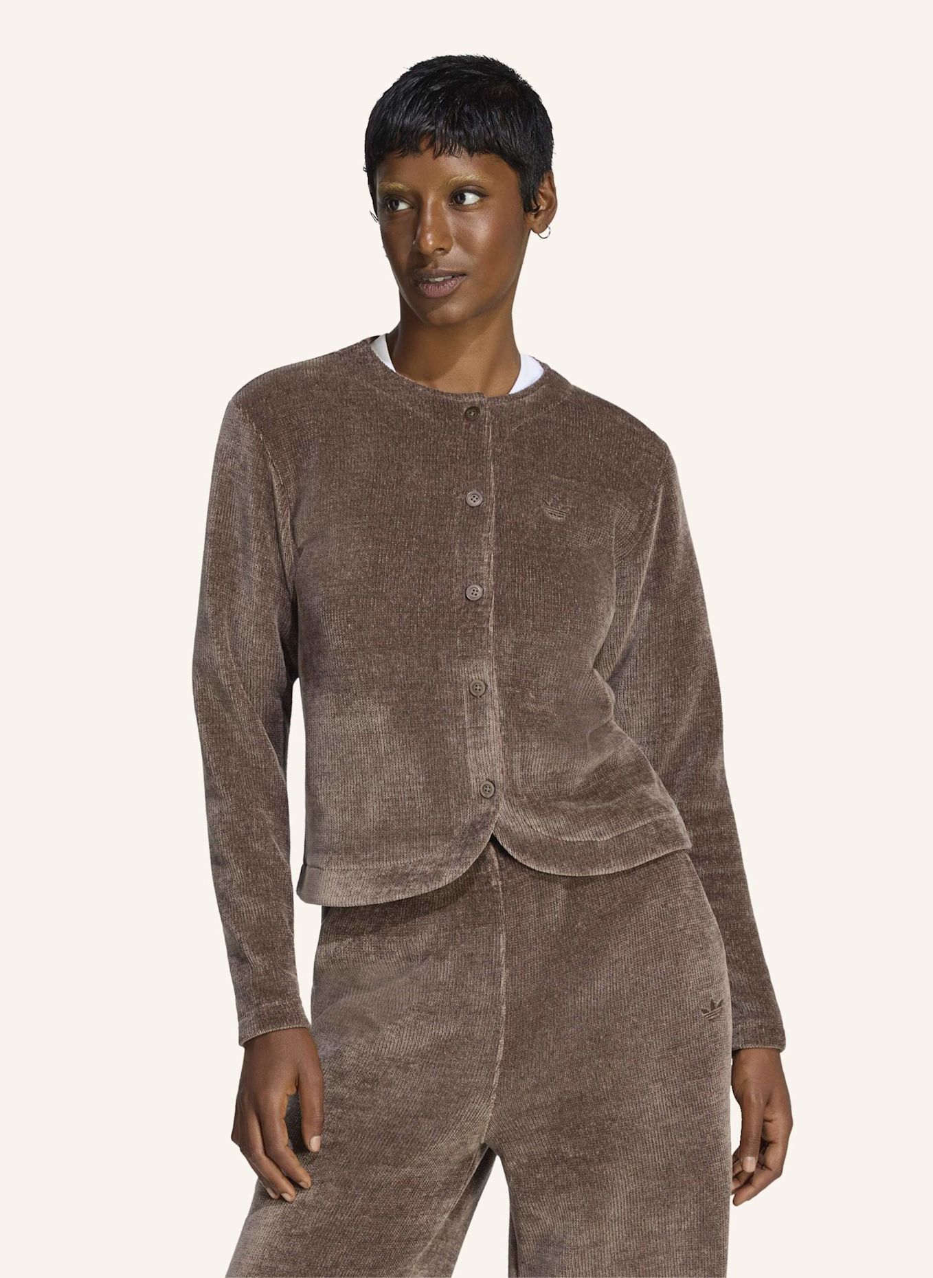 adidas Originals PREM ESS CARDIGAN, KNOPFLEISTE, CHENILLE: BRAUN
