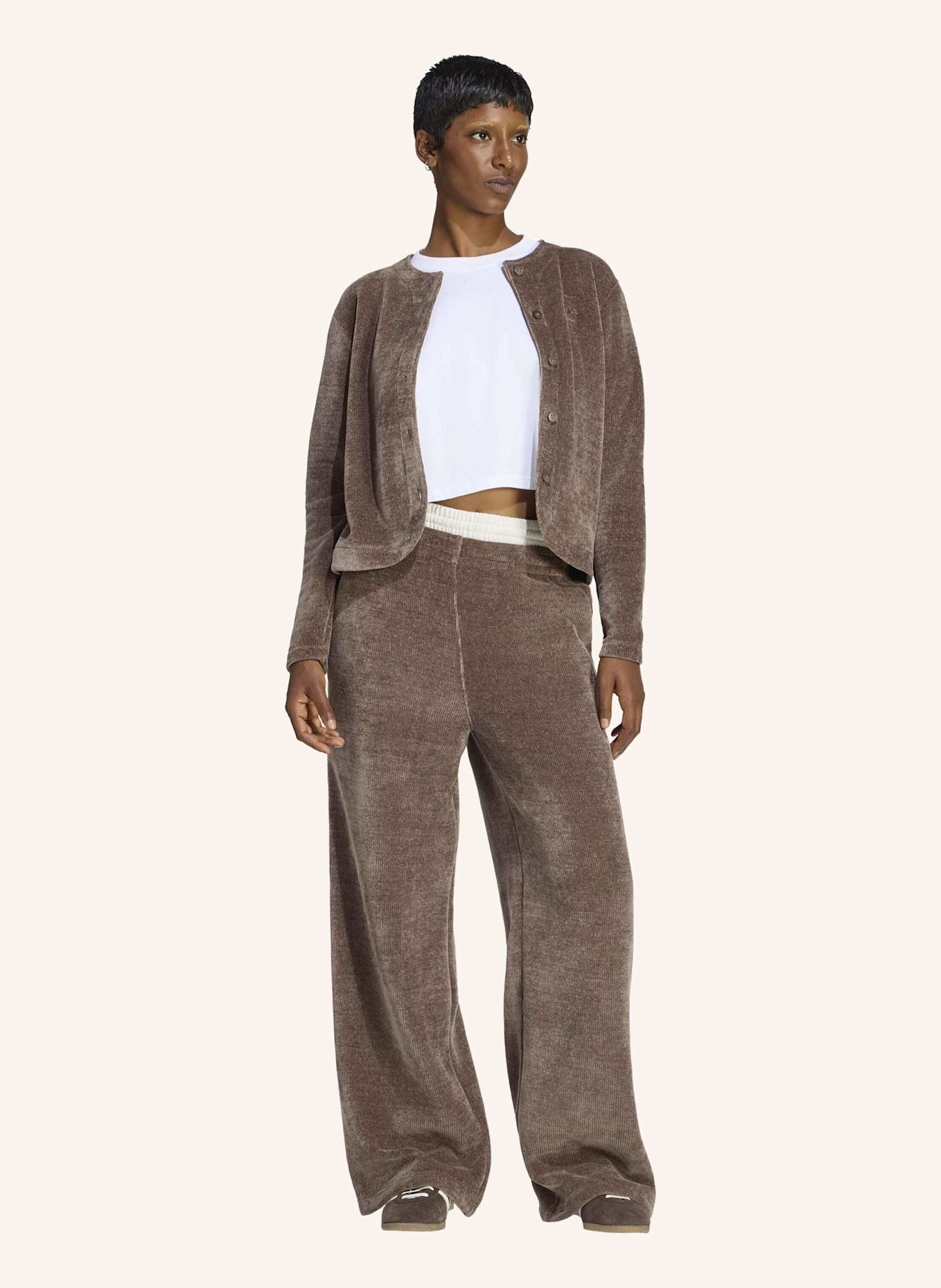 adidas Originals PREM ESS CARDIGAN, KNOPFLEISTE, CHENILLE: BRAUN