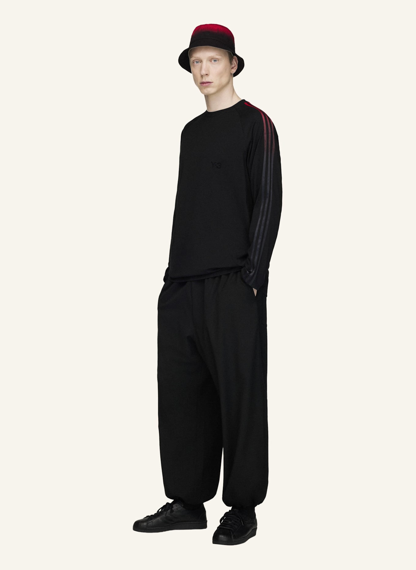 Y-3 Y-3 OVERSIZE LONGSLEEVE T-SHIRT MIT FARBVERLAUFSSTREIFEN: SCHWARZ