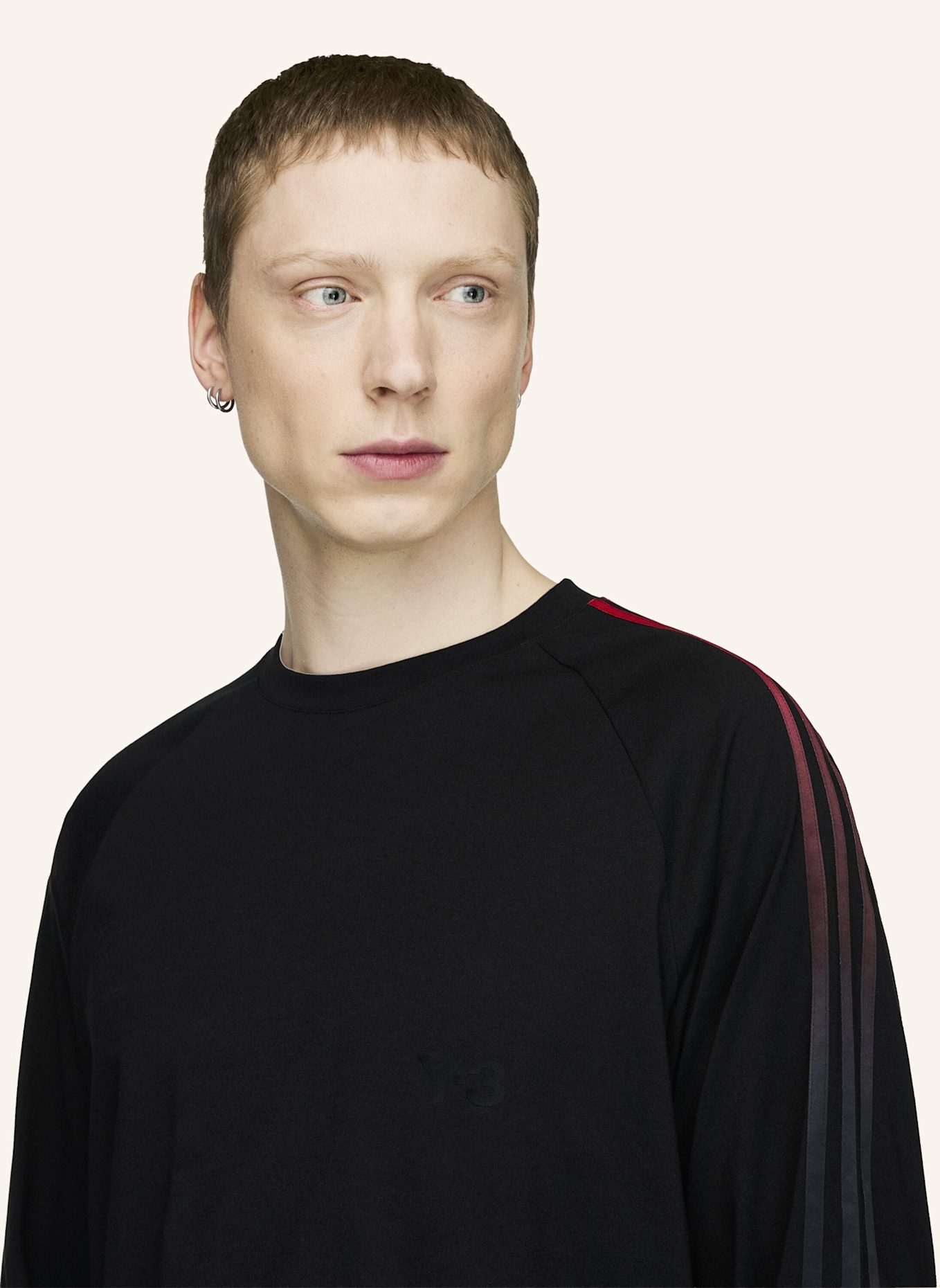 Y-3 Y-3 OVERSIZE LONGSLEEVE T-SHIRT MIT FARBVERLAUFSSTREIFEN: SCHWARZ