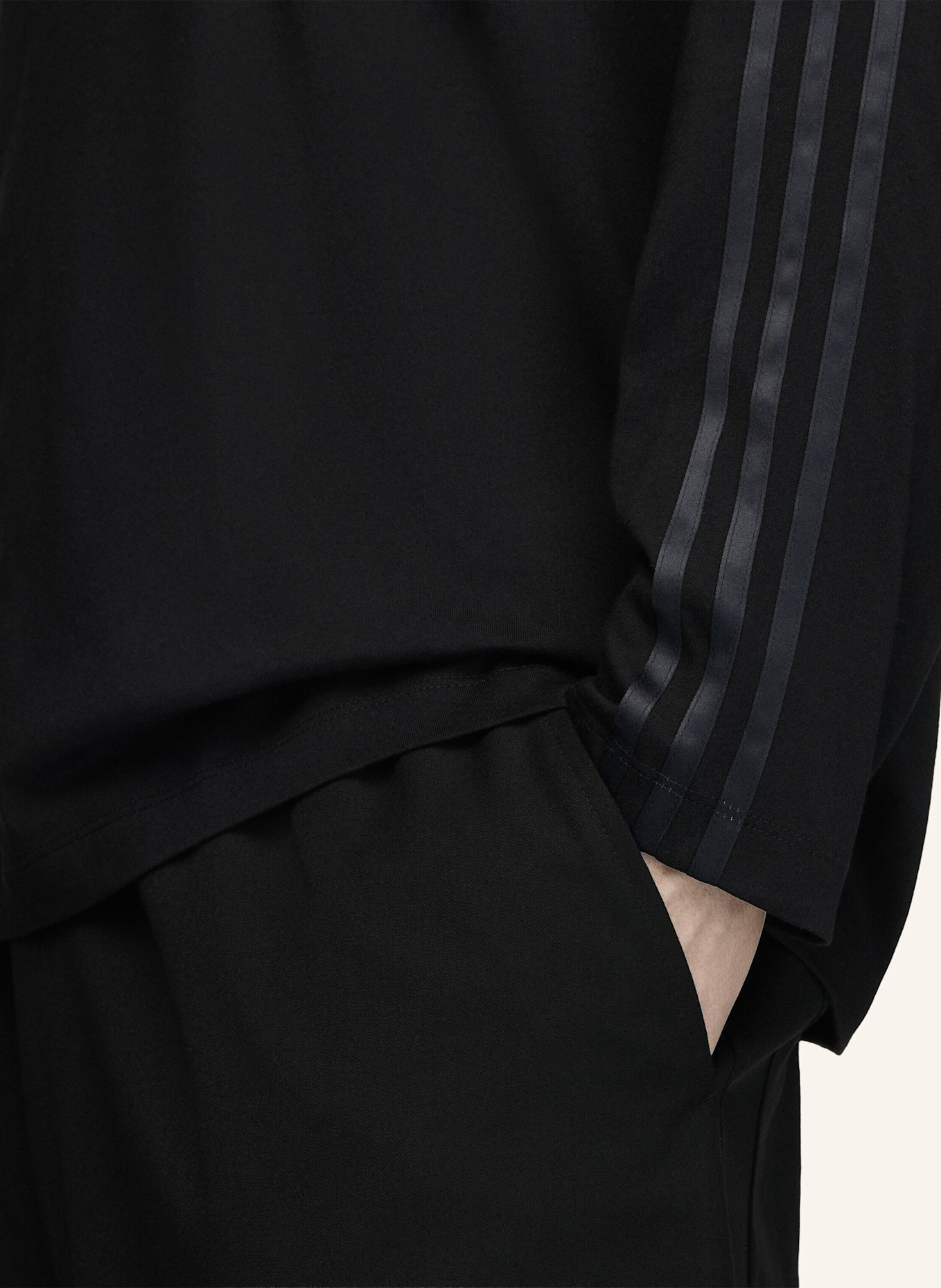 Y-3 Y-3 OVERSIZE LONGSLEEVE T-SHIRT MIT FARBVERLAUFSSTREIFEN: SCHWARZ