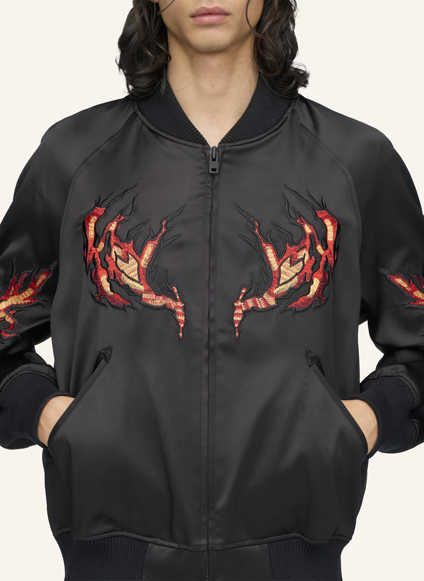 Y-3 Y-3 EMBROIDERED GRAPHIC SATIN SOUVENIR JACKET: SCHWARZ