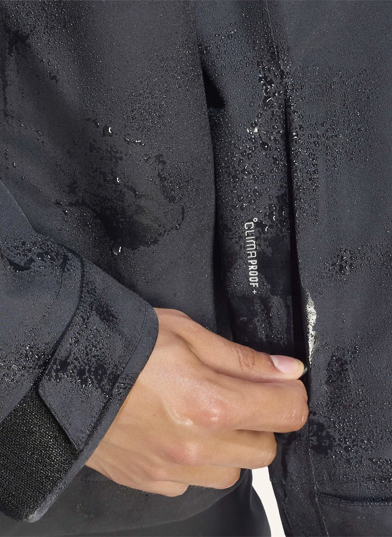 adidas TERREX TERREX XPERIOR HYBRID JACKE, SPRÜHGEFÄRBT, PRIMEKNIT, CLIMAPROOF+: SCHWARZ