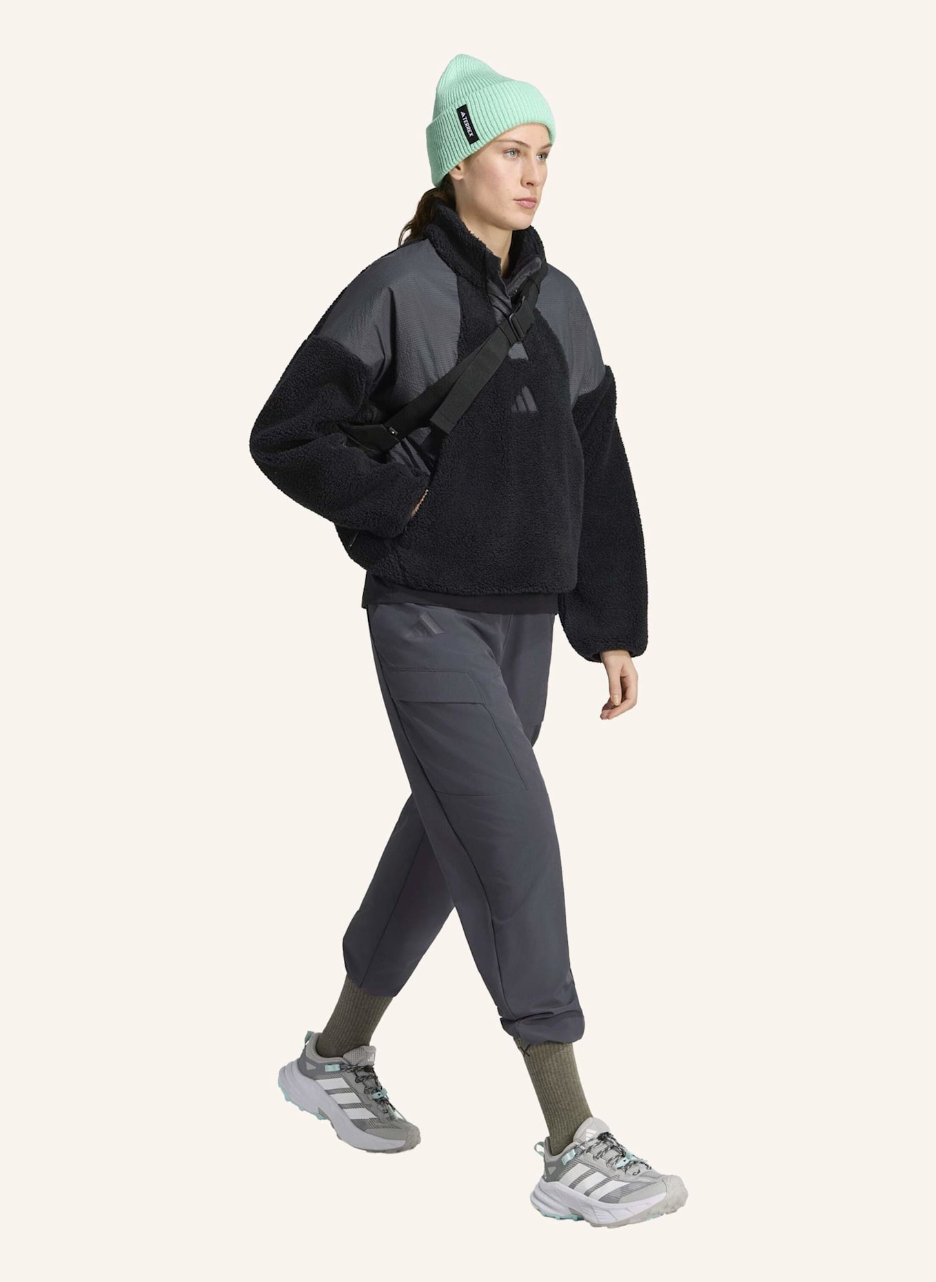 adidas TERREX TERREX XPLORIC CLIMAWARM PULLOVER, FLAUSCHIGES MATERIAL, DRUCKKNOPFKRAGEN: SCHWARZ