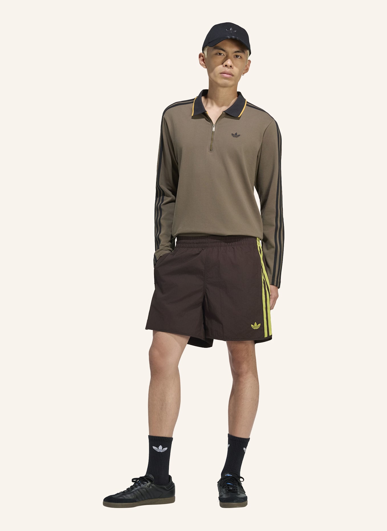 adidas Originals SPRINTER SHORTS: BRAUN/ NEONGRÜN
