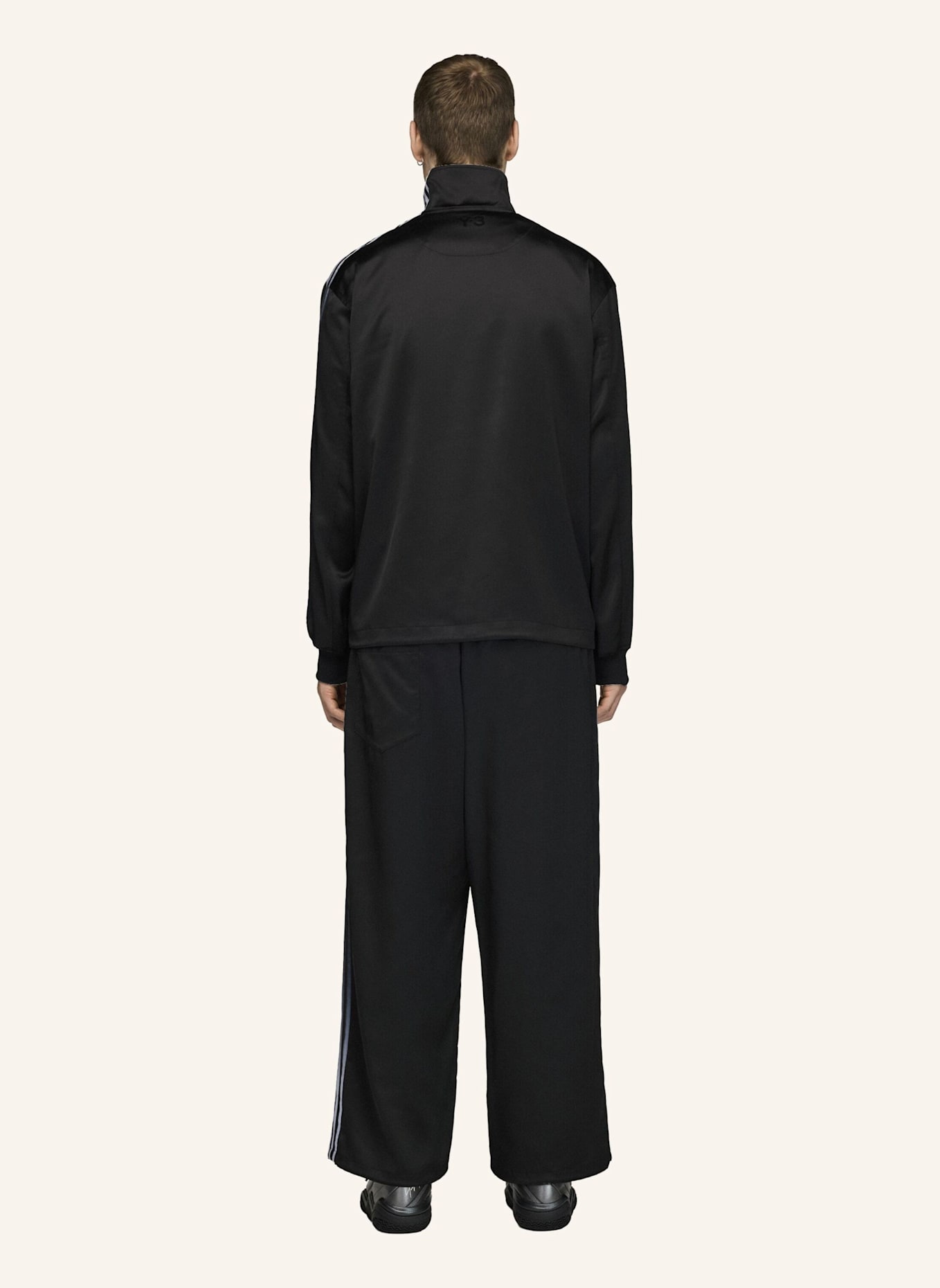 Y-3 Y-3 SATIN GRADIENT 3-STREIFEN TRAININGSJACKE: SCHWARZ