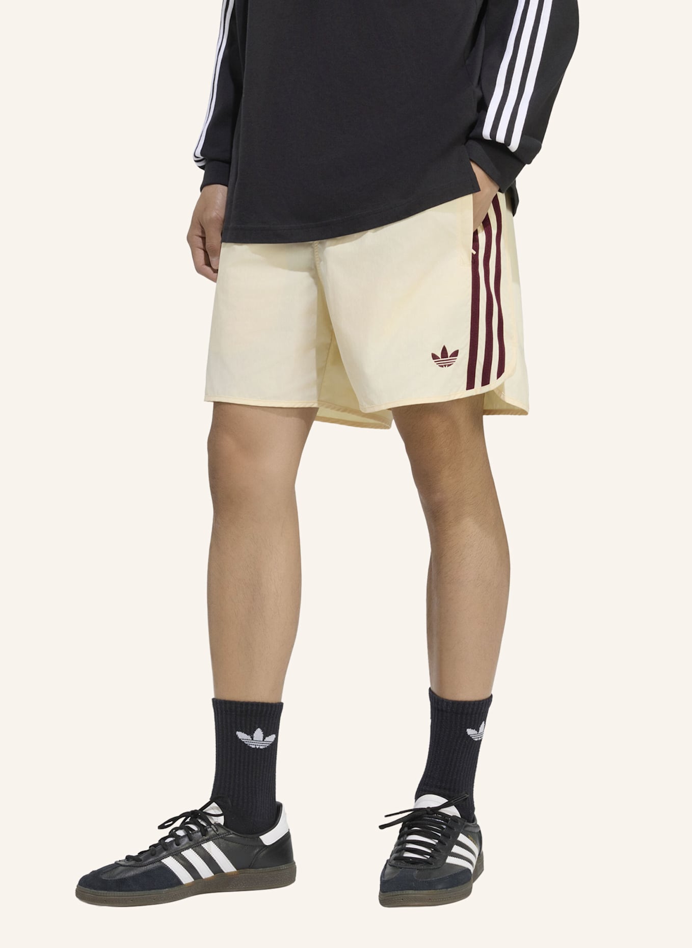 adidas Originals SPRINTER SHORTS: CREME/ ROT