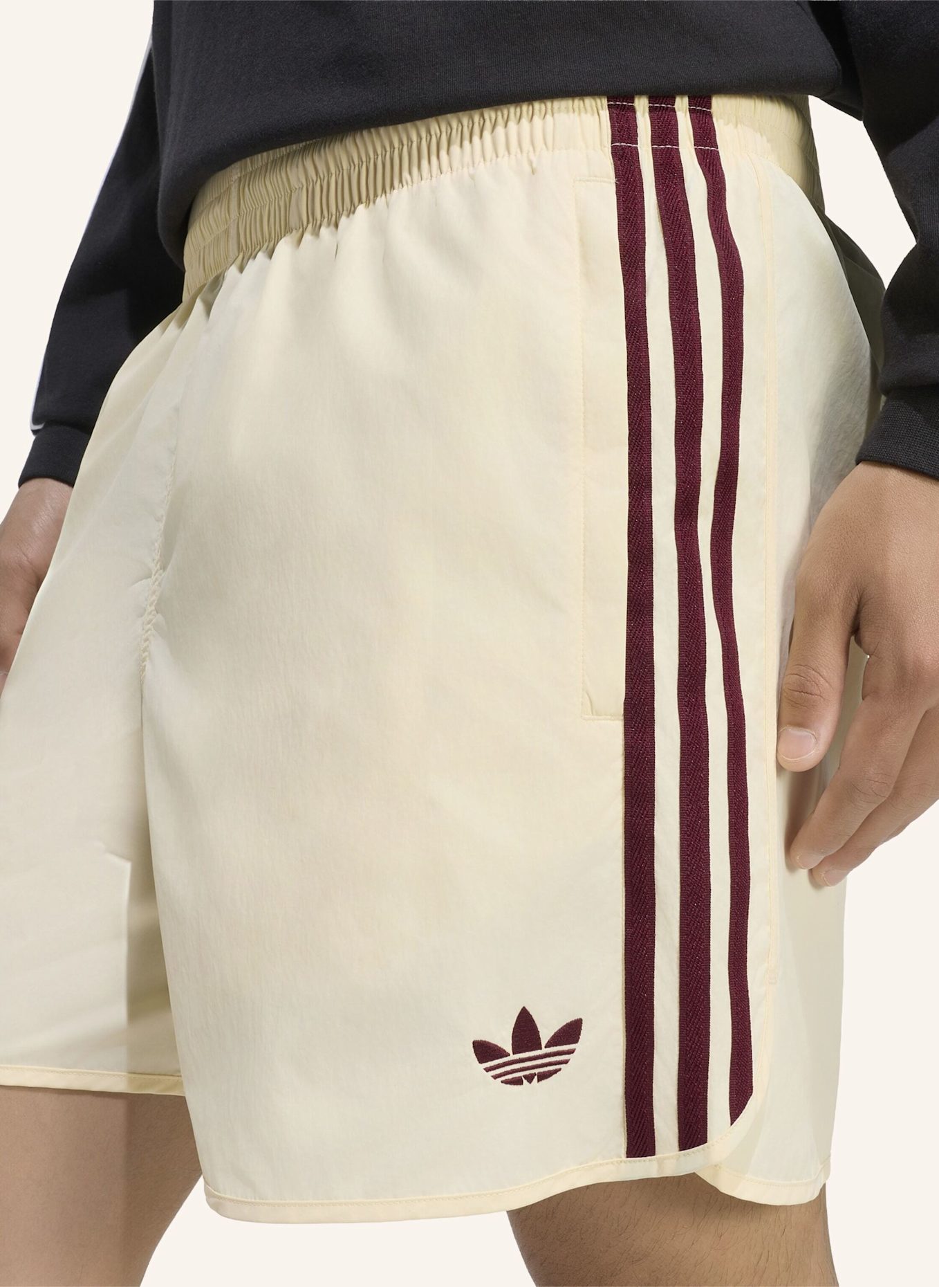 adidas Originals SPRINTER SHORTS: CREME/ ROT