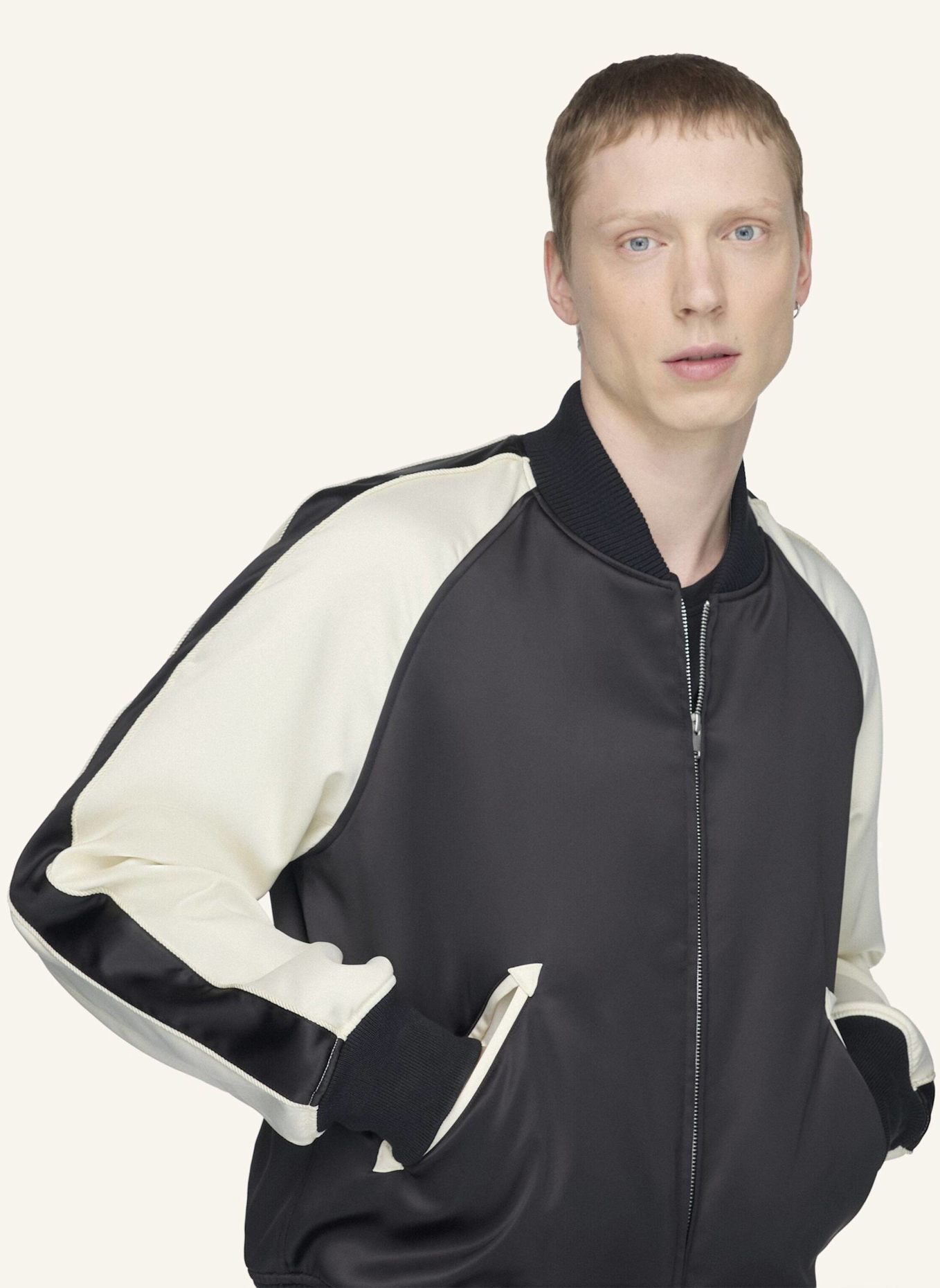 Y-3 Y-3 LIQUID LOGO SATIN SOUVENIR JACKE: SCHWARZ