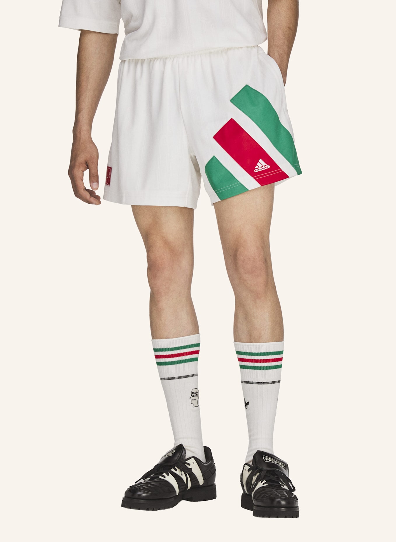 adidas Originals BRAIN DEAD DISNEY FUSSBALLSHORTS: WEISS