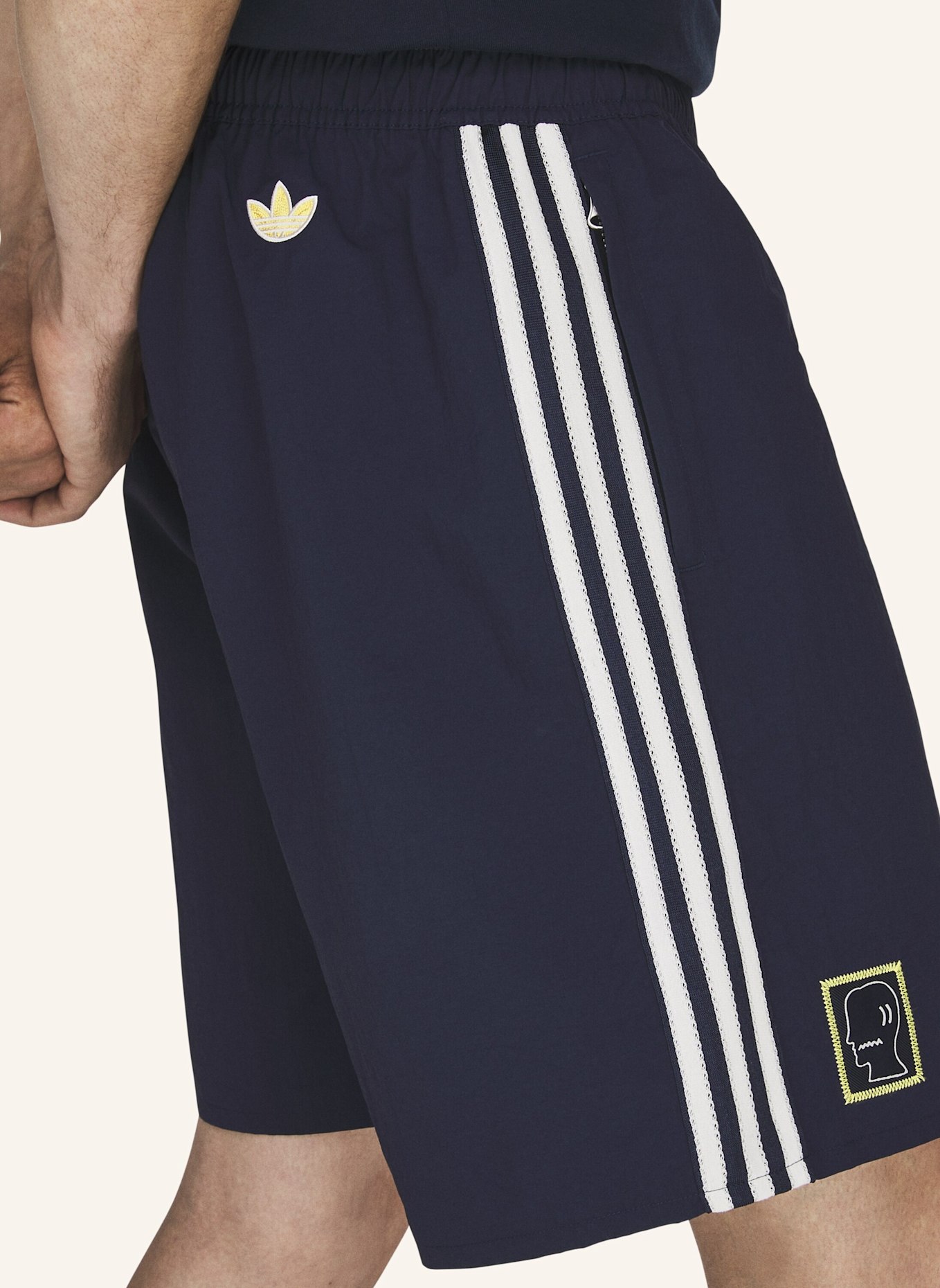 adidas Originals BRAIN DEAD DISNEY SHORTS: BLAU