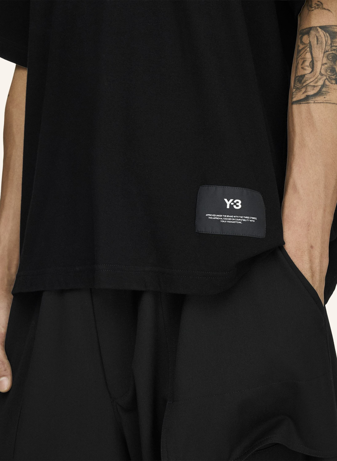 Y-3 Y-3 CHITO ARCHIVE 06 T-SHIRT: SCHWARZ