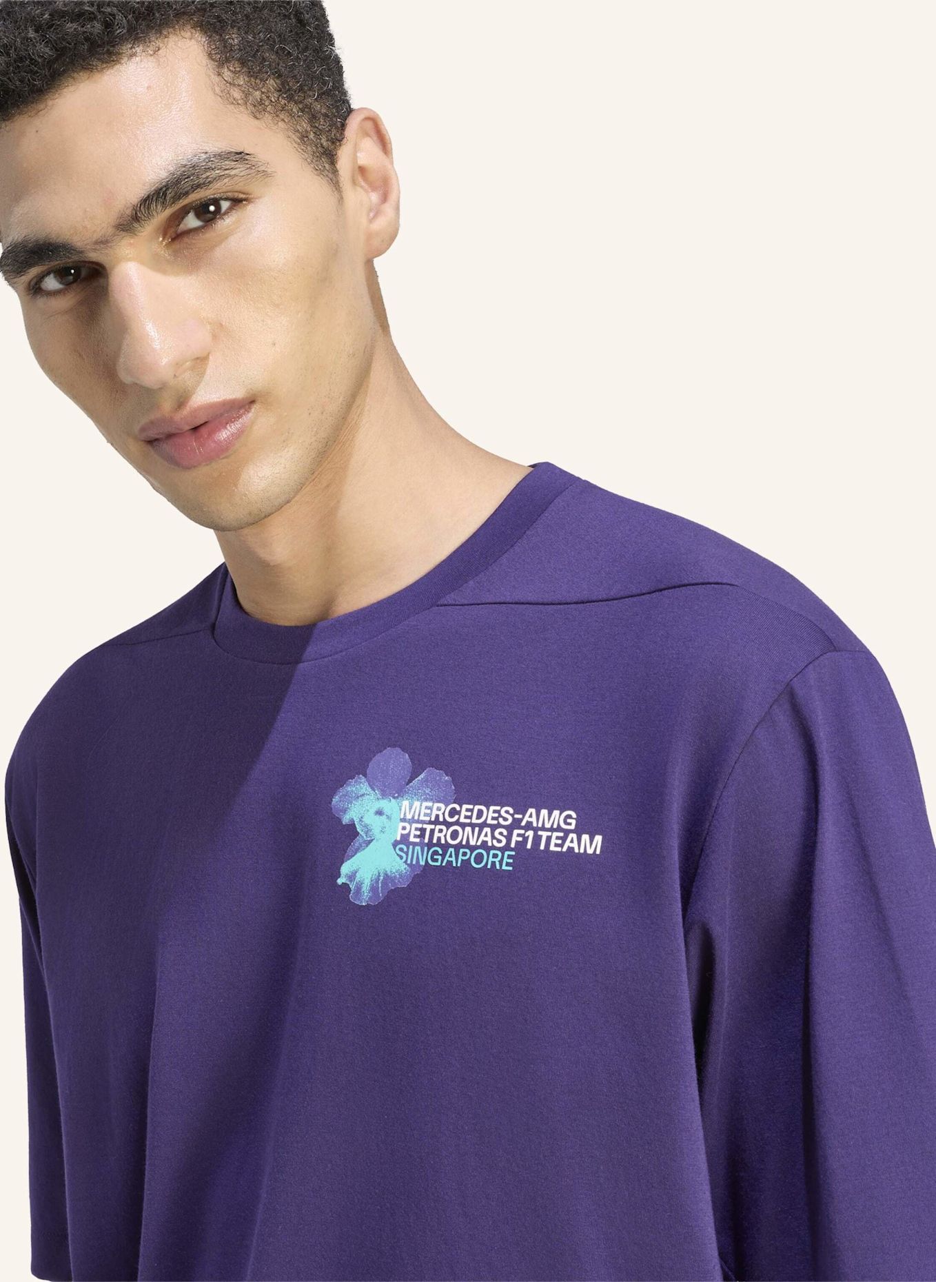 adidas MERCEDES AMG PETRONAS FORMULA 1 TEAM VANDA BLOOM T-SHIRT: LILA