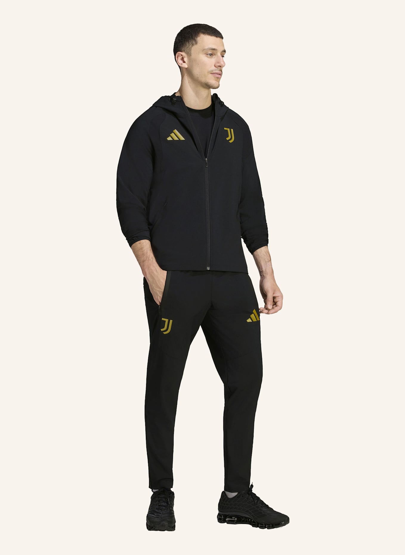adidas JUVENTUS TURIN TIRO TRAVEL WINDBREAKER: SCHWARZ