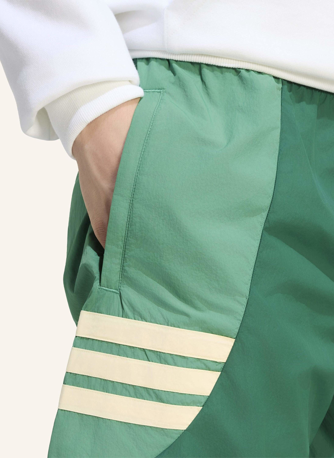 adidas Originals MUNICH CUTLINE SHORTS: GRÜN