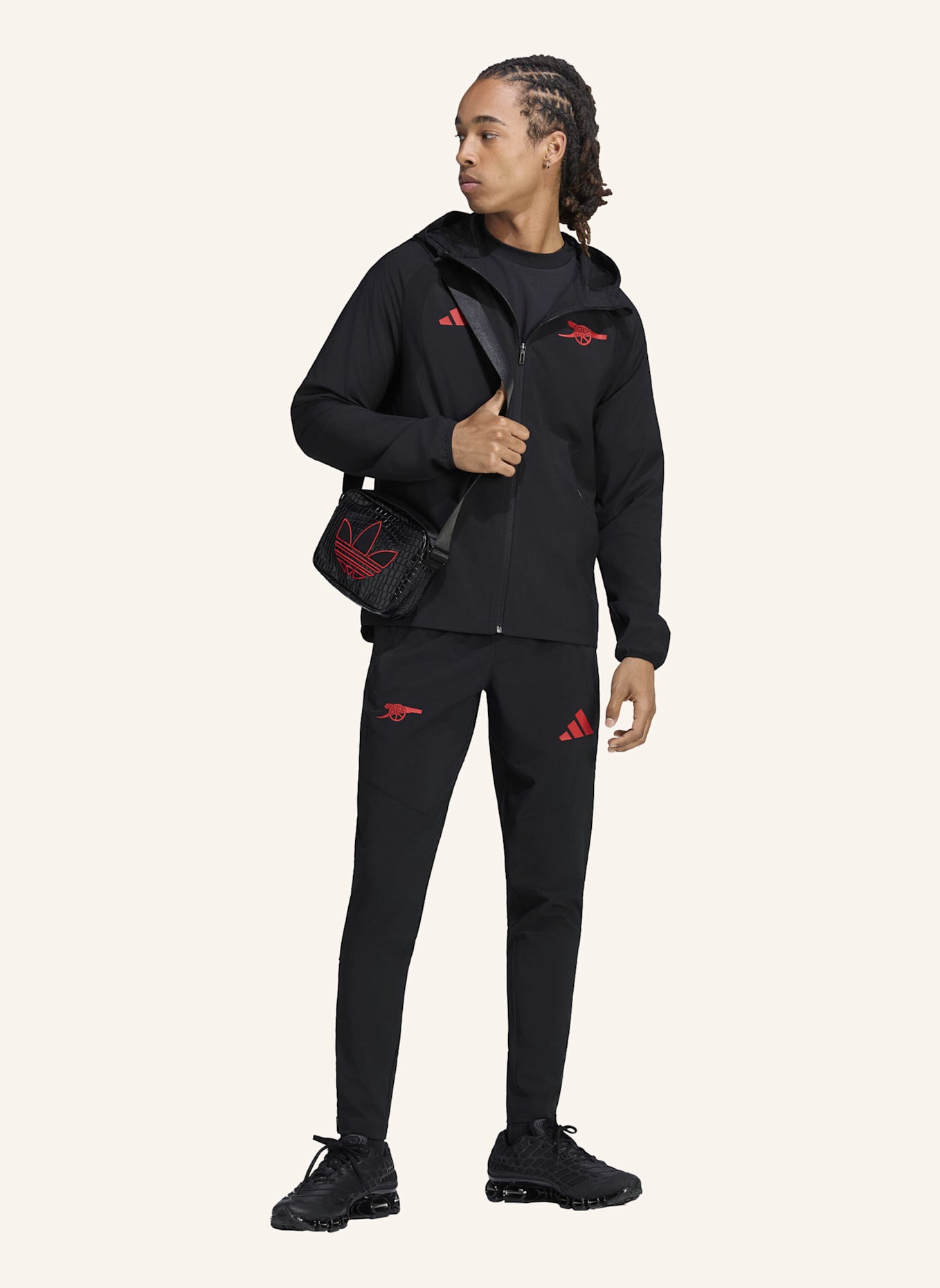adidas ARSENAL FC TIRO TRAVEL WINDBREAKER: SCHWARZ