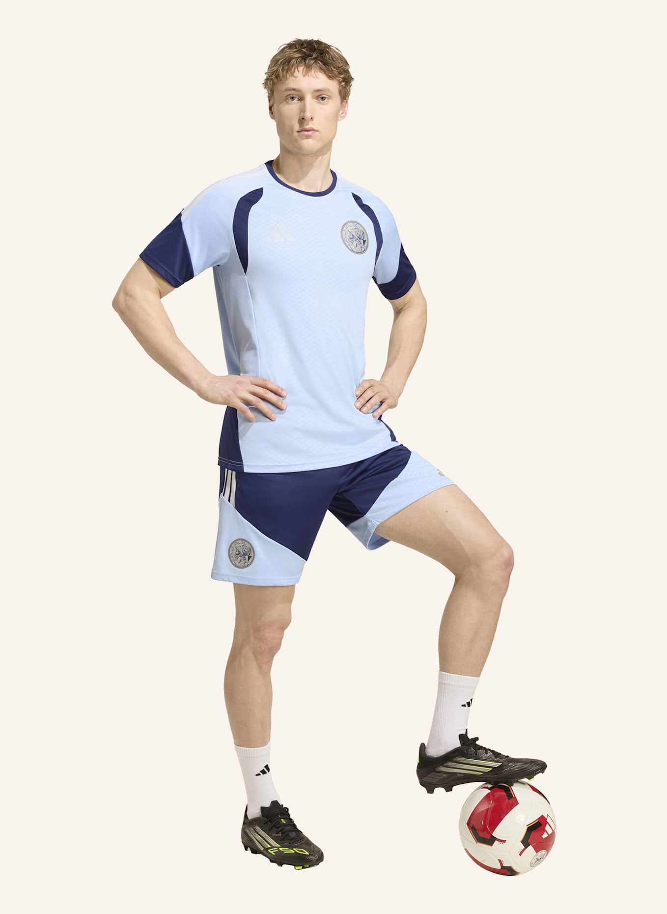 adidas AJAX 26/27 TIRO26 TRAININGSTRIKOT: BLAU