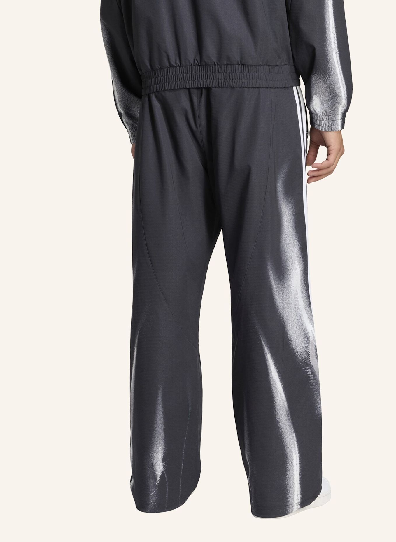 adidas Originals ADILENIUM 6 TRAININGSHOSE: SCHWARZ