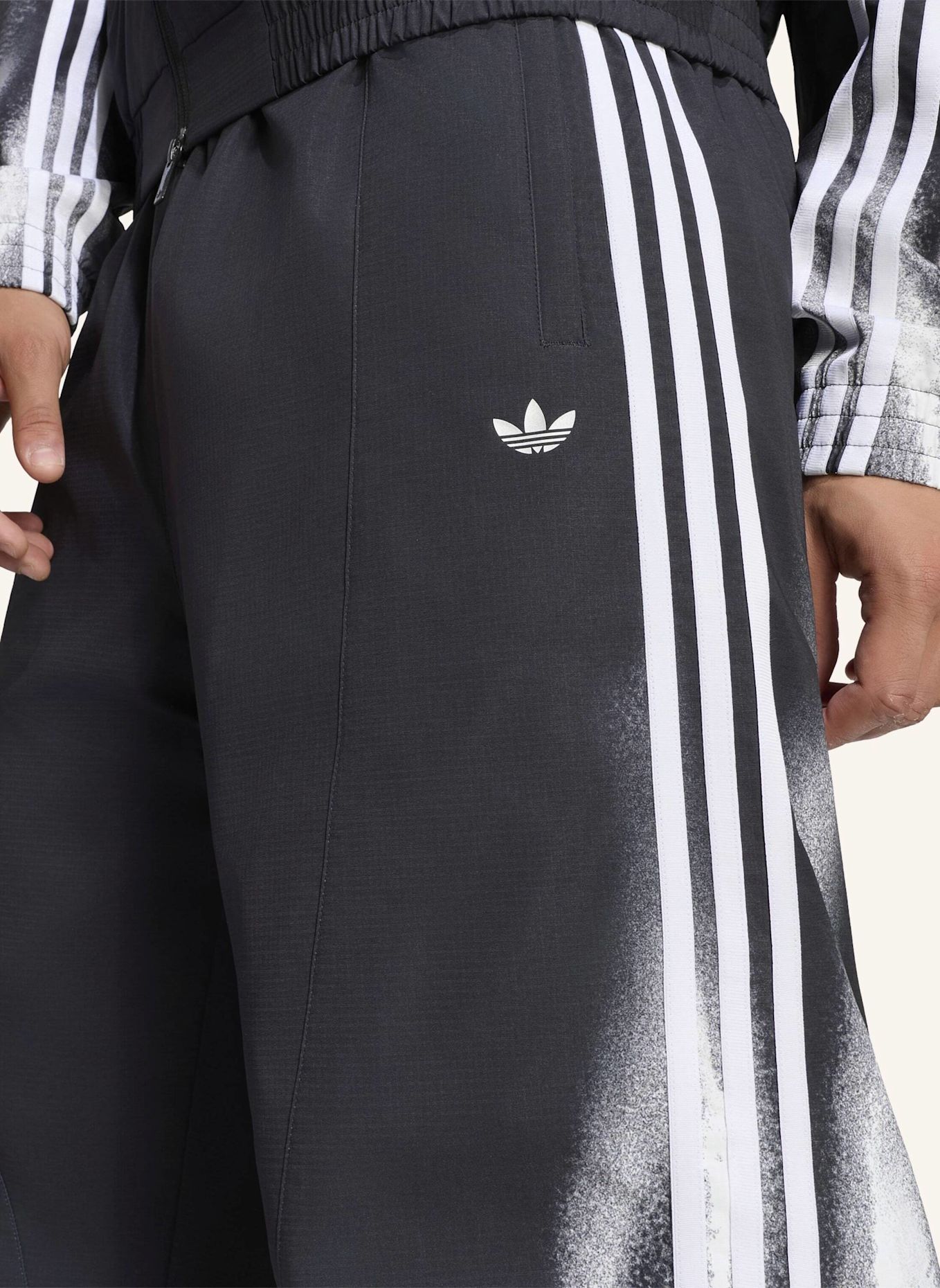 adidas Originals ADILENIUM 6 TRAININGSHOSE: SCHWARZ