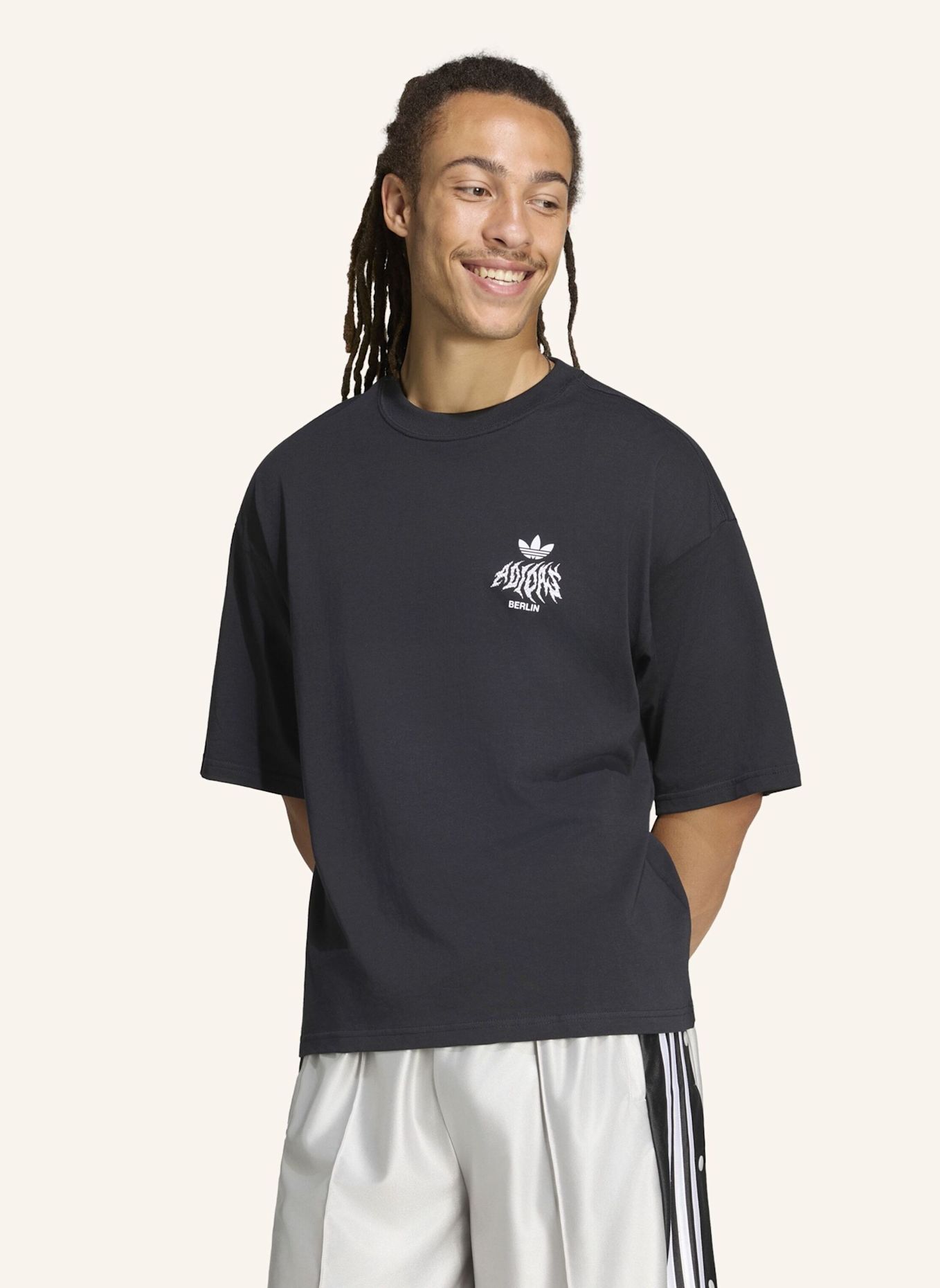 adidas Originals BERLIN GFX T-SHIRT: SCHWARZ