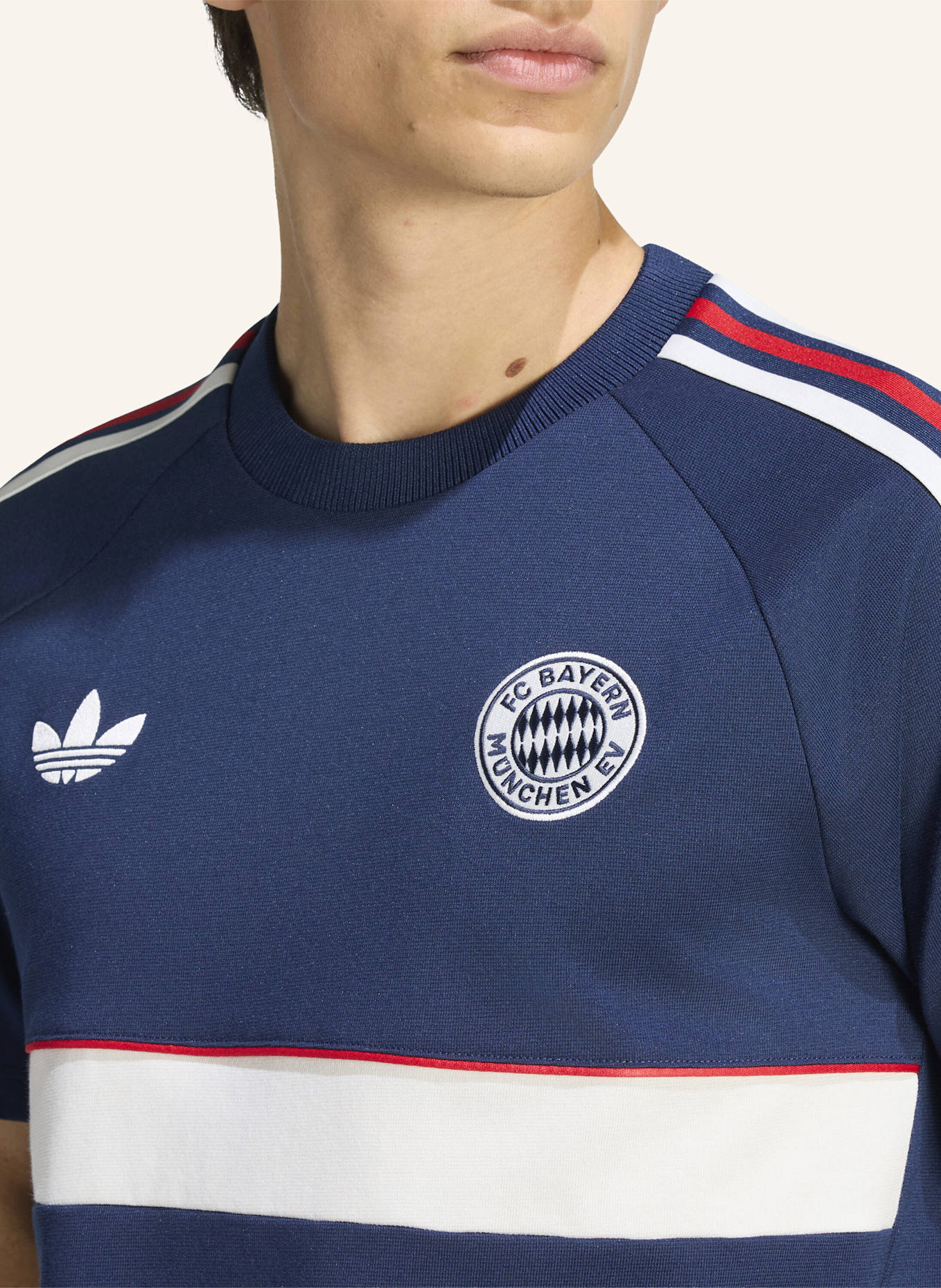adidas FC BAYERN MÜNCHEN OG T-SHIRT: BLAU/ WEISS