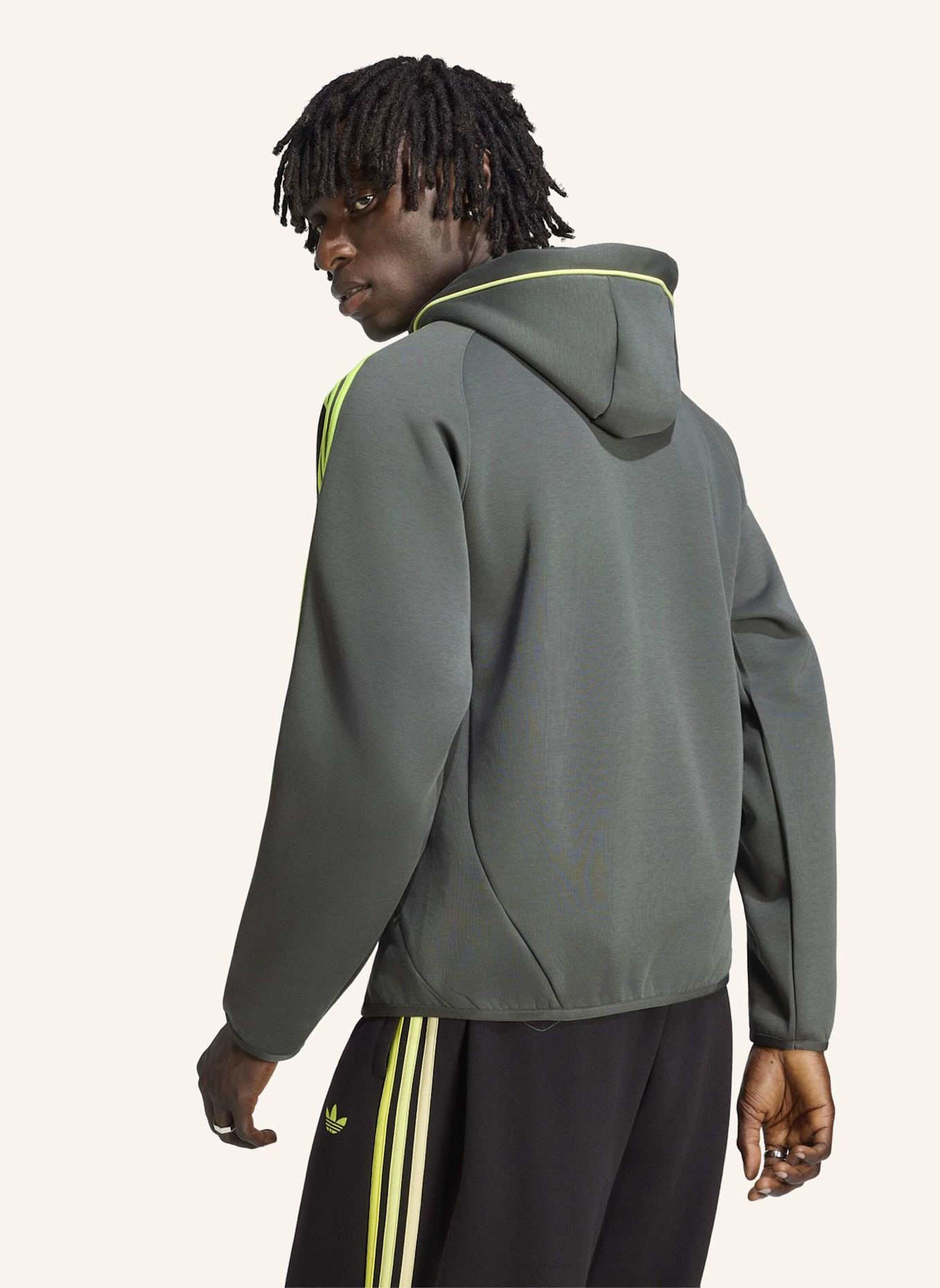 adidas Originals SPACER TEAMGEIST 26 CUTLINE KAPUZENJACKE: SCHWARZ