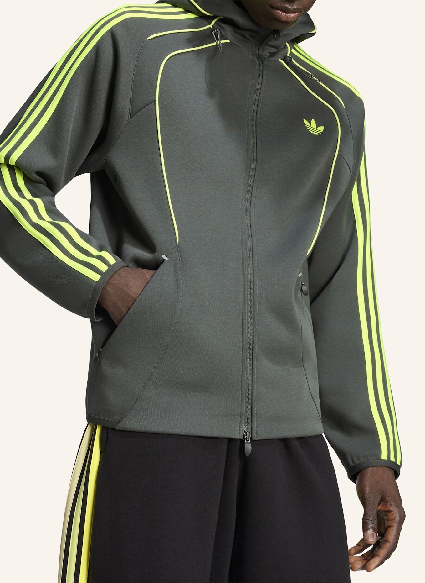 adidas Originals SPACER TEAMGEIST 26 CUTLINE KAPUZENJACKE: SCHWARZ