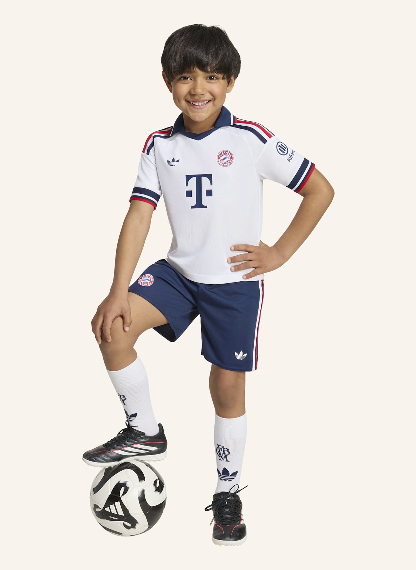adidas FC BAYERN MÜNCHEN 26/27 KIDS AUSWÄRTSSET: WEISS