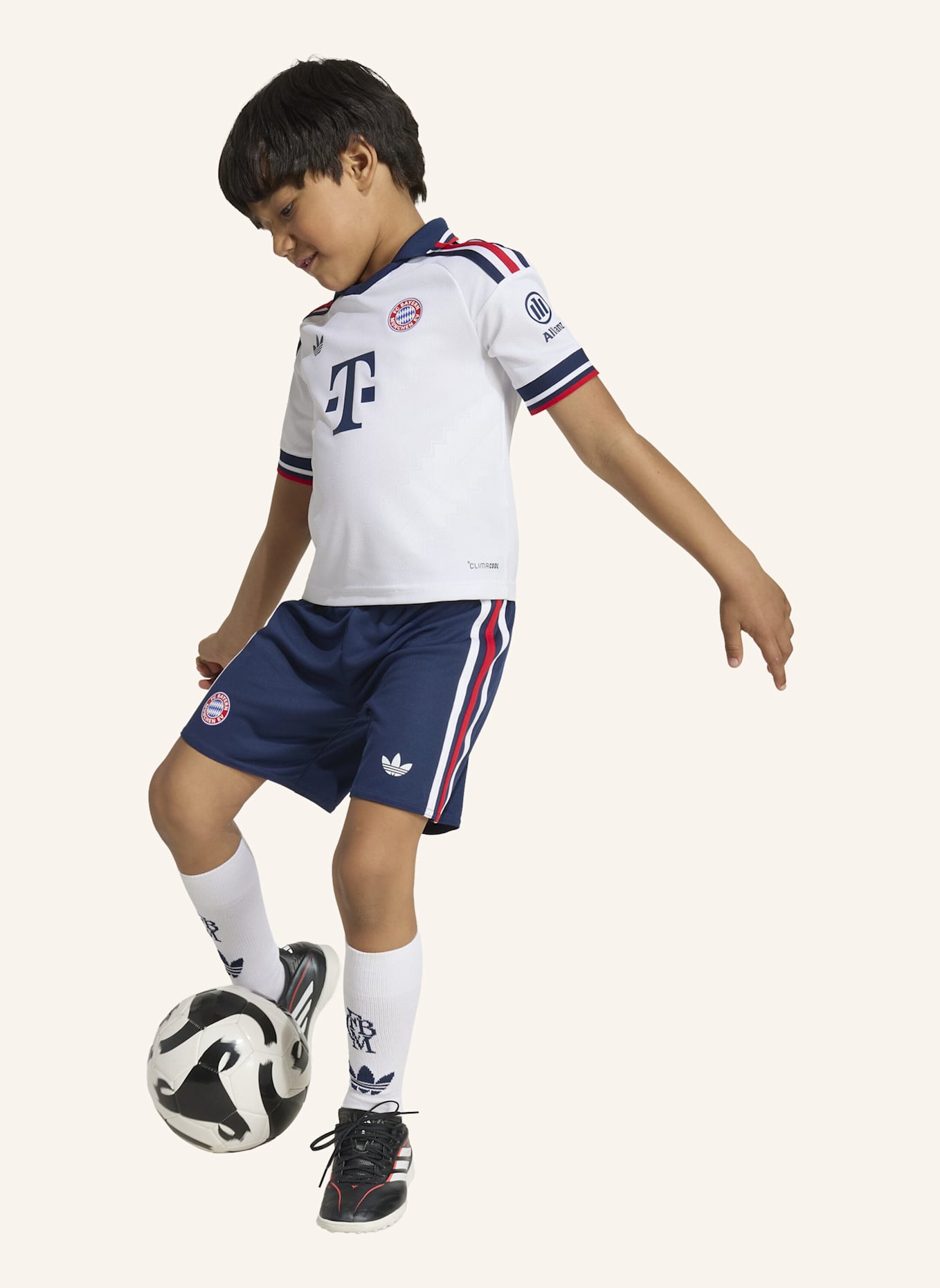 adidas FC BAYERN MÜNCHEN 26/27 KIDS AUSWÄRTSSET: WEISS